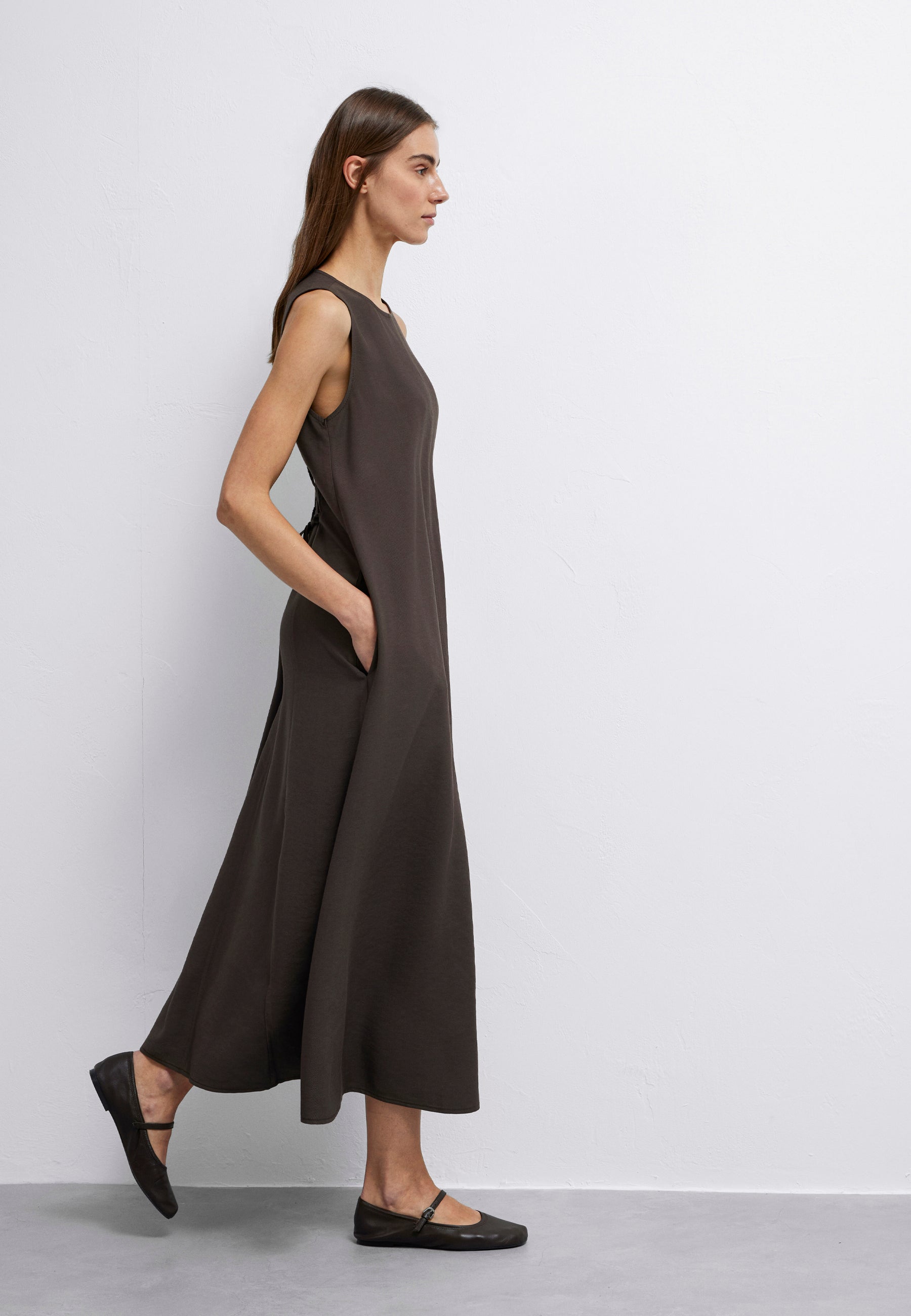 Woven Maxi Dress in Mulch Dresses Mavi
