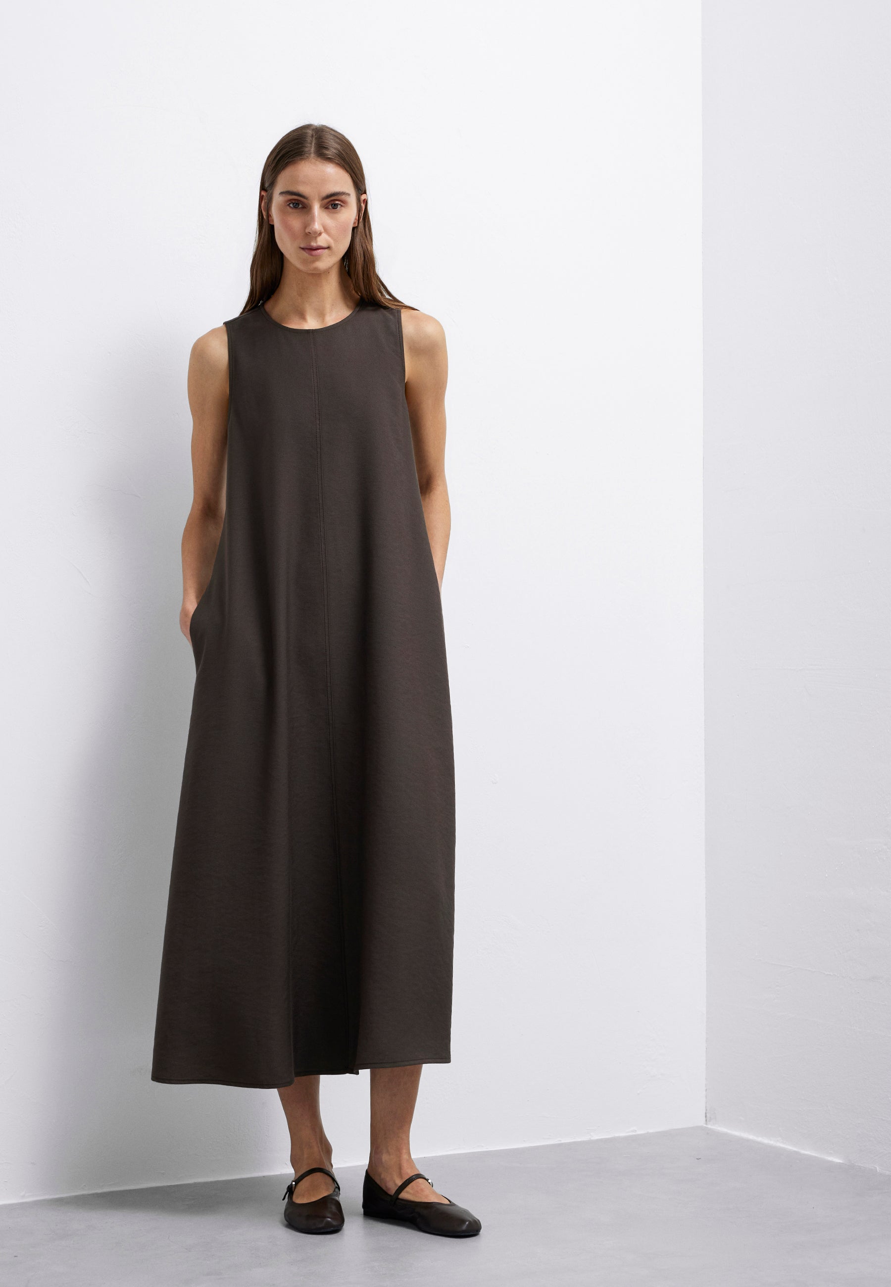 Woven Maxi Dress in Mulch Dresses Mavi