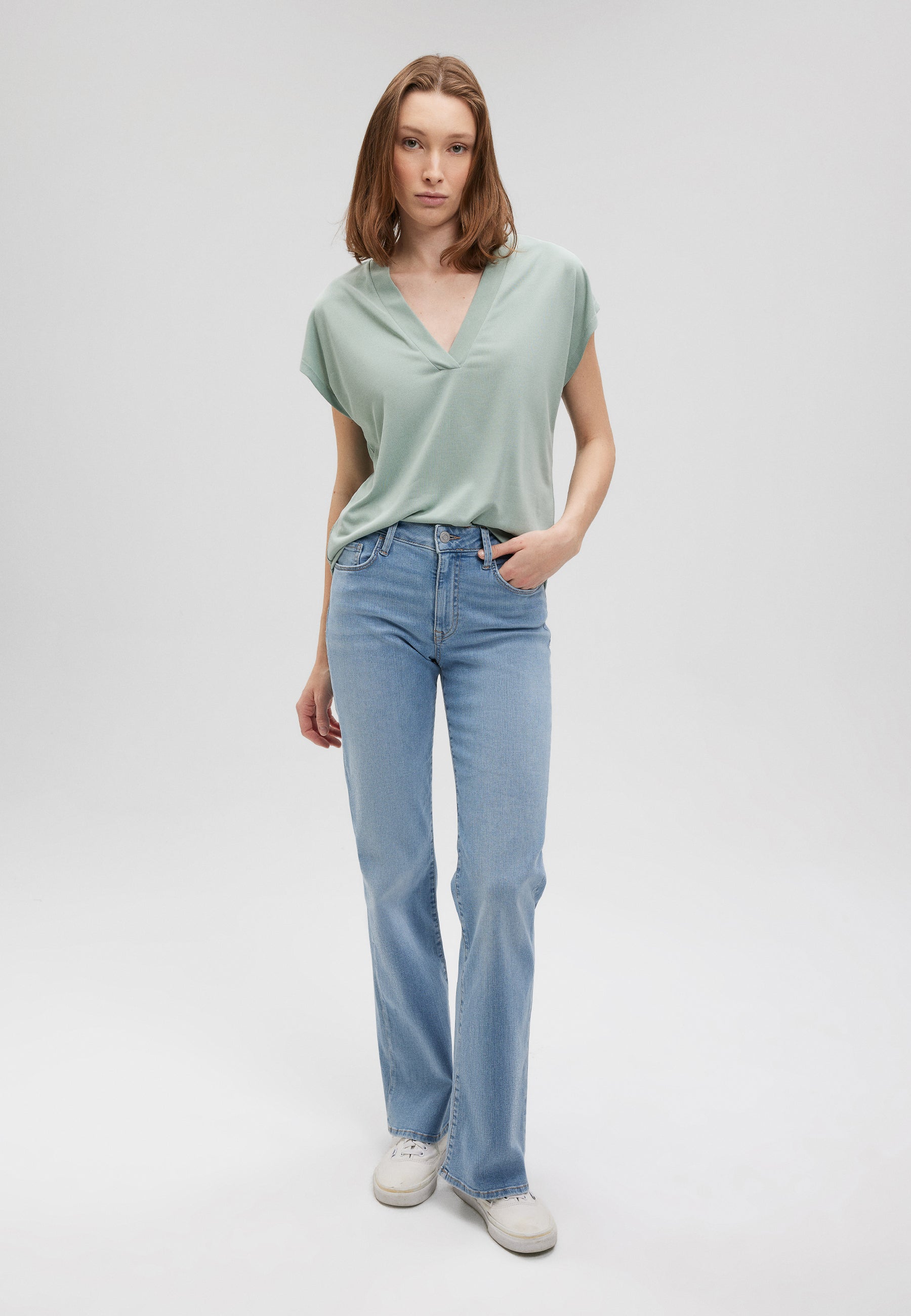 V Neck Jersey in Jadeite T-Shirts Mavi   