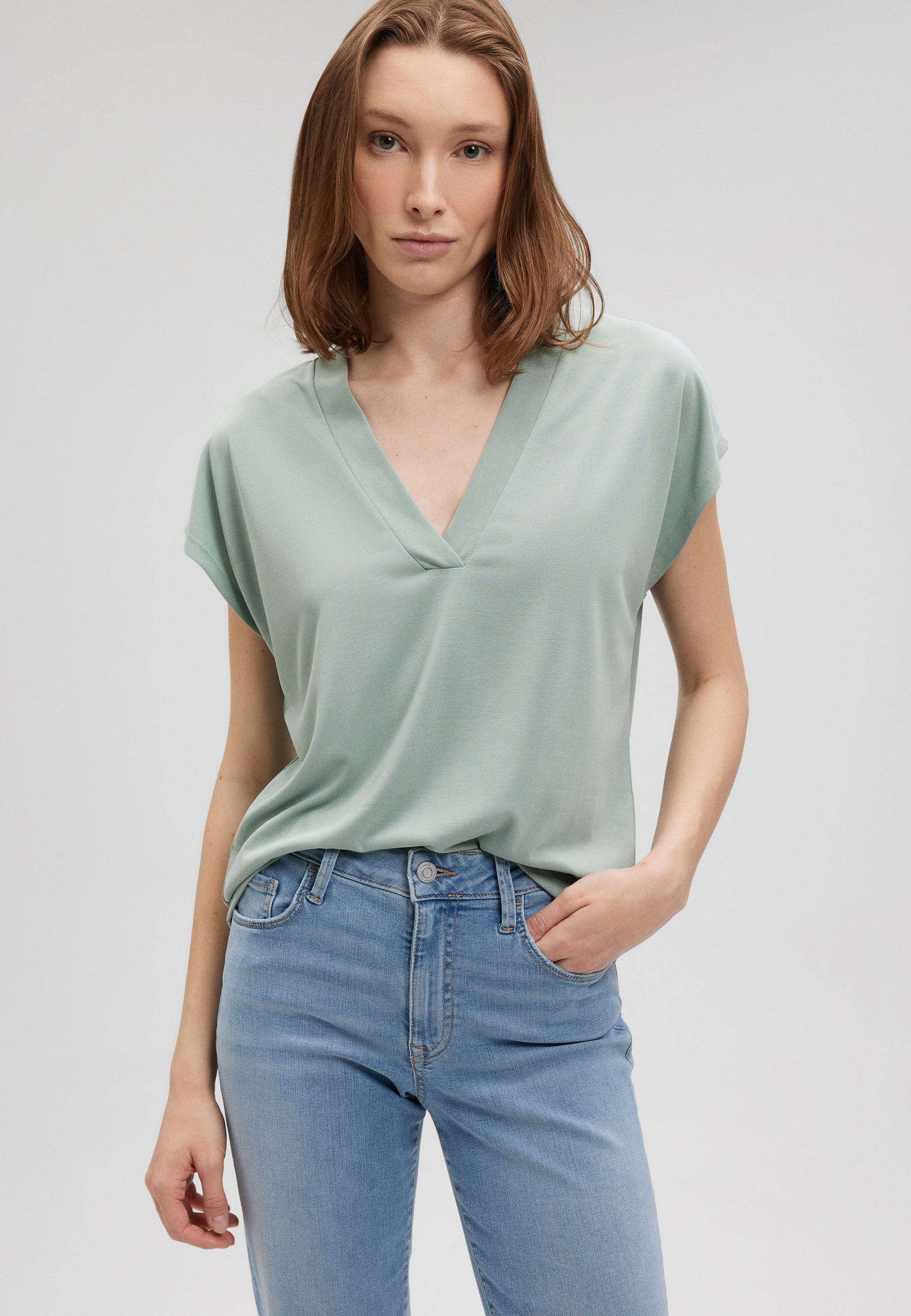 V Neck Jersey in Jadeite T-Shirts Mavi   