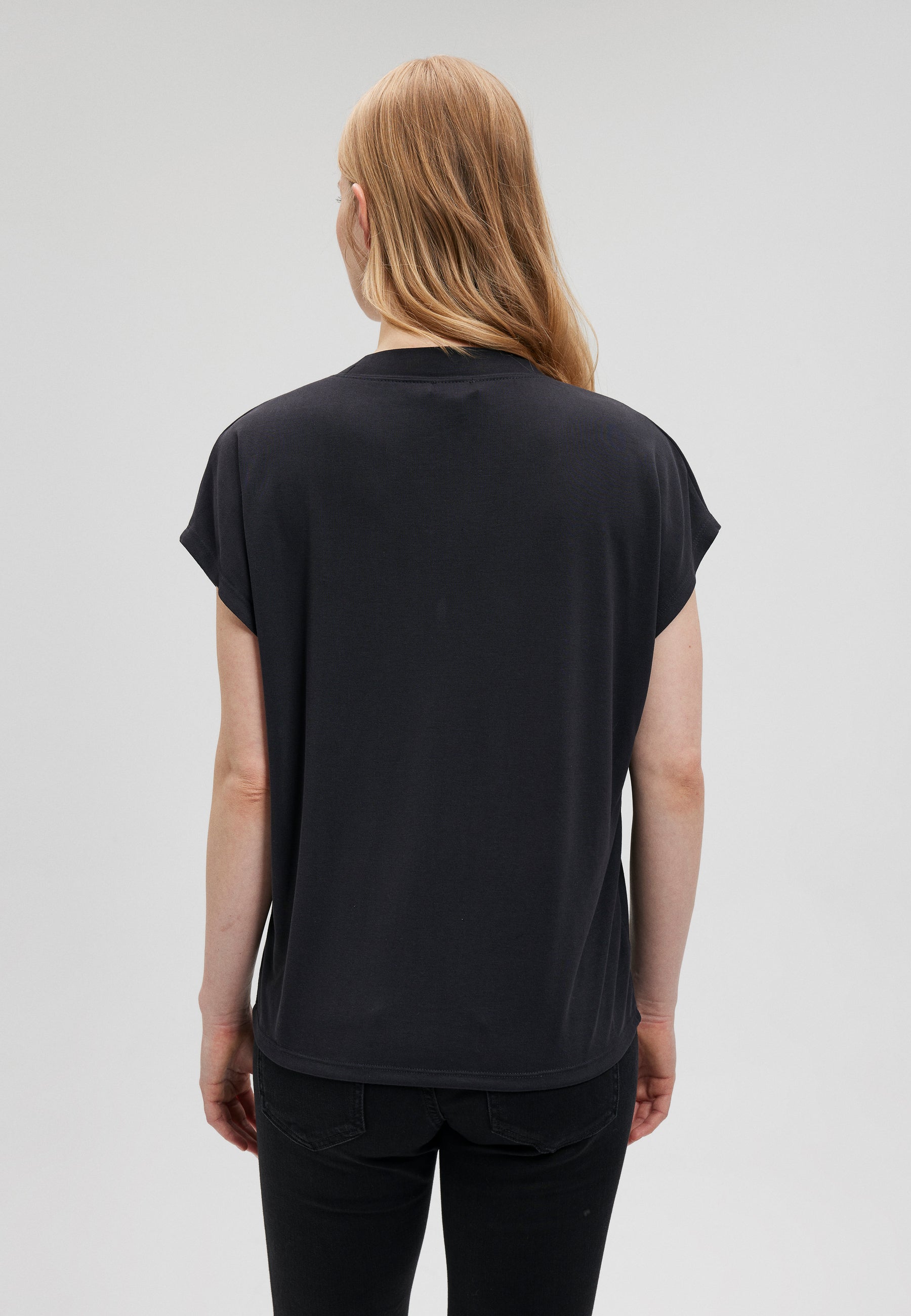 V Neck Jersey in Black T-Shirts Mavi   