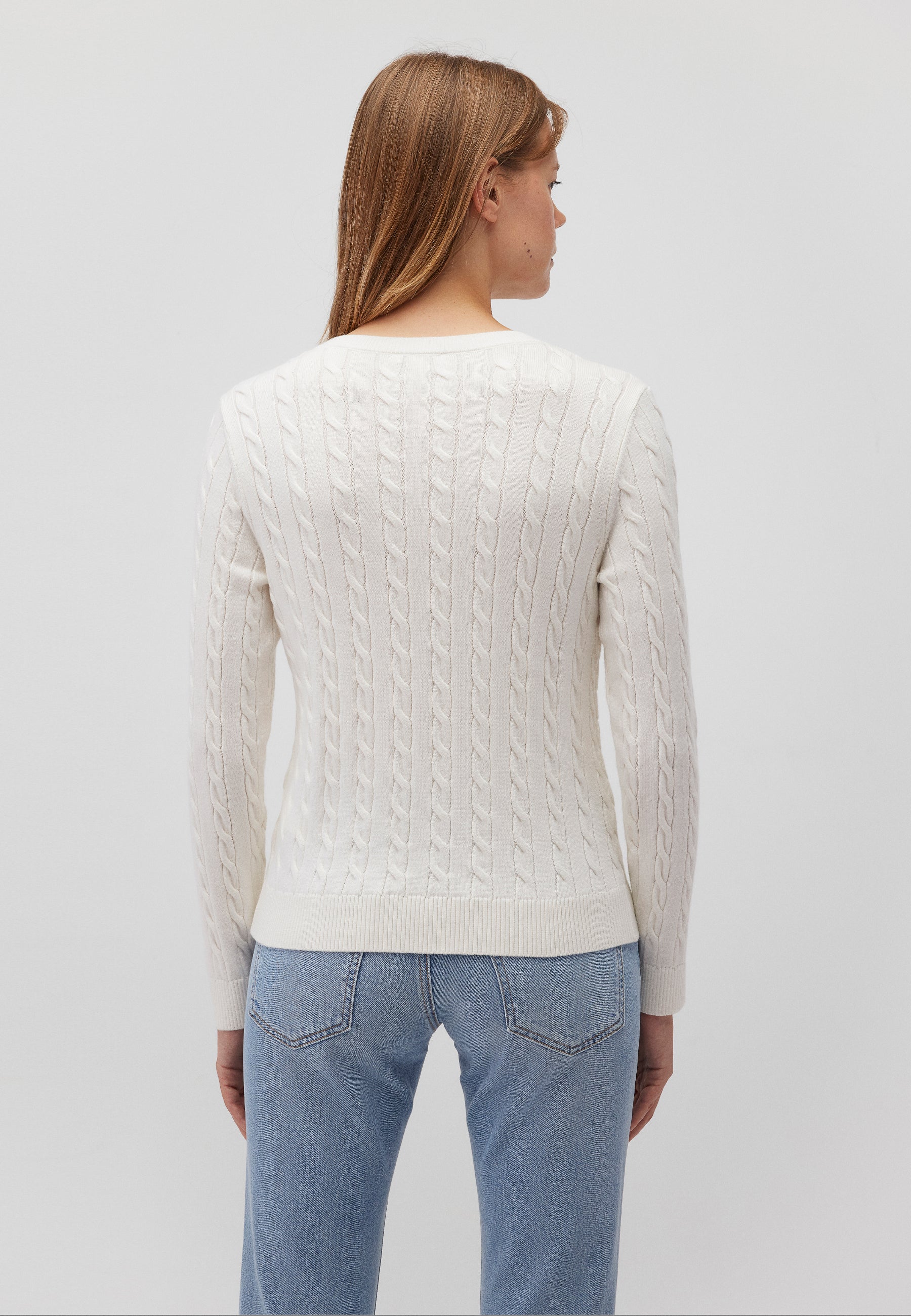 V-Neck Sweater in Antique White Sweater Mavi   