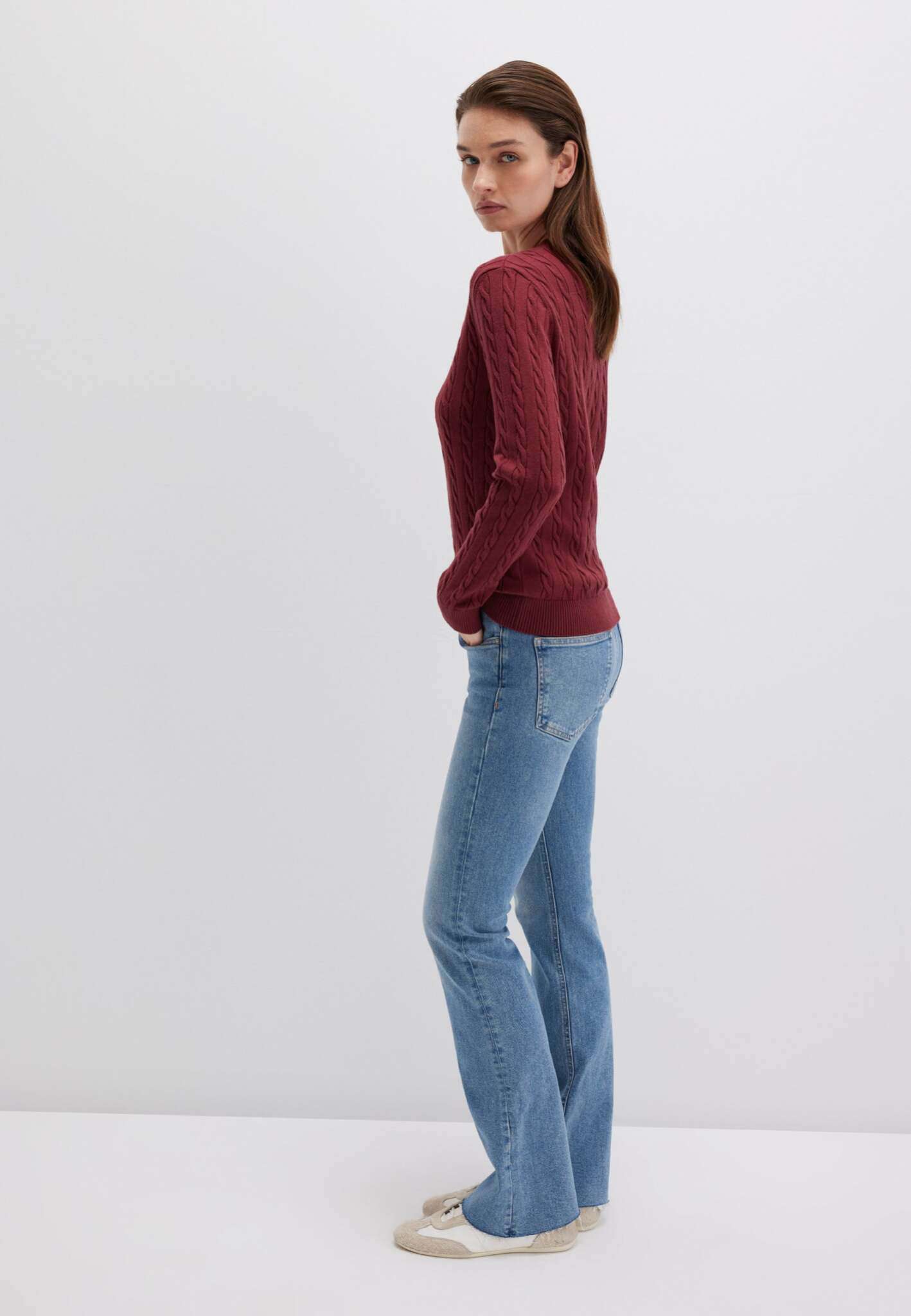 V-neck sweater in cordovan sweater Mavi