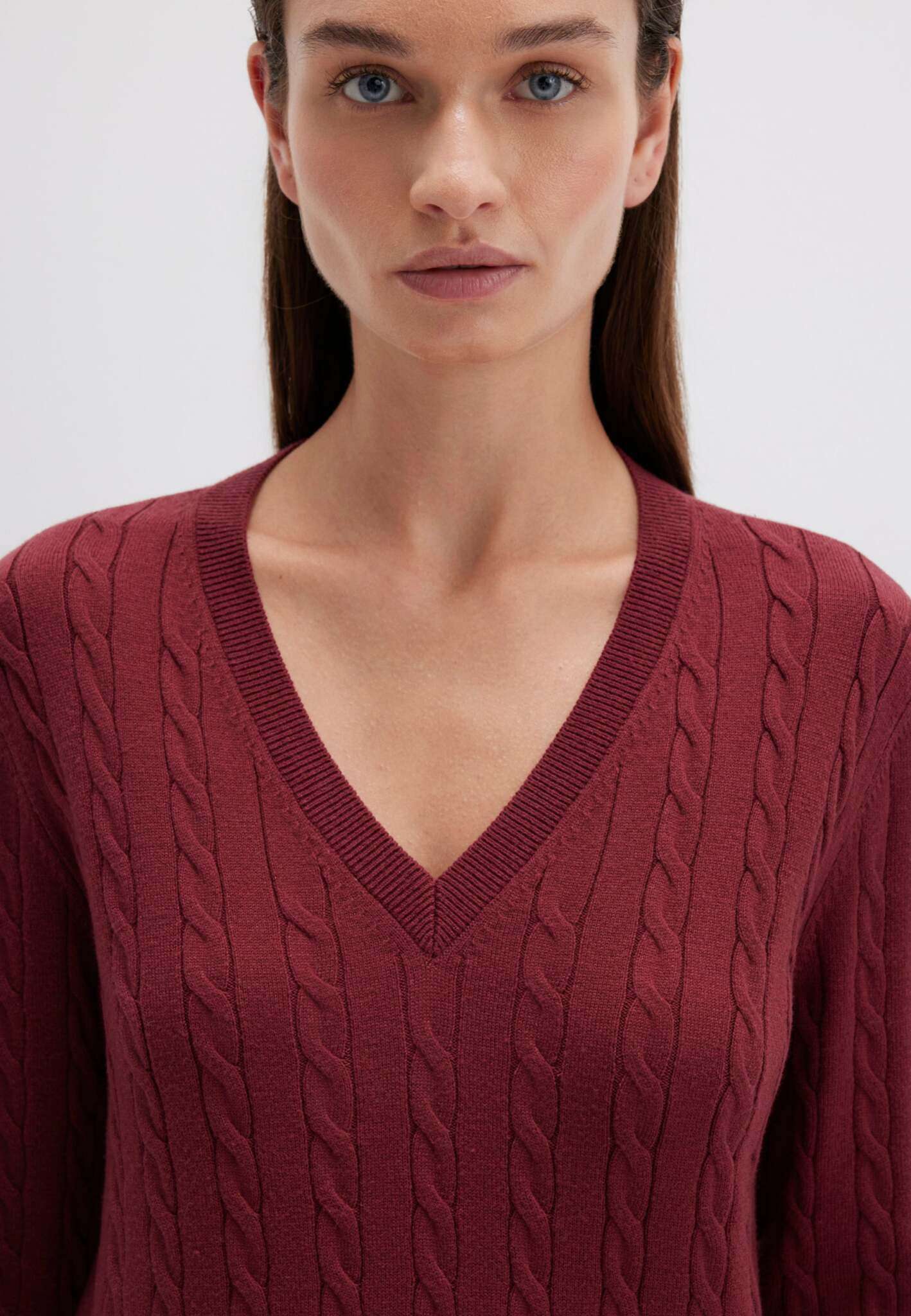 V-neck sweater in cordovan sweater Mavi