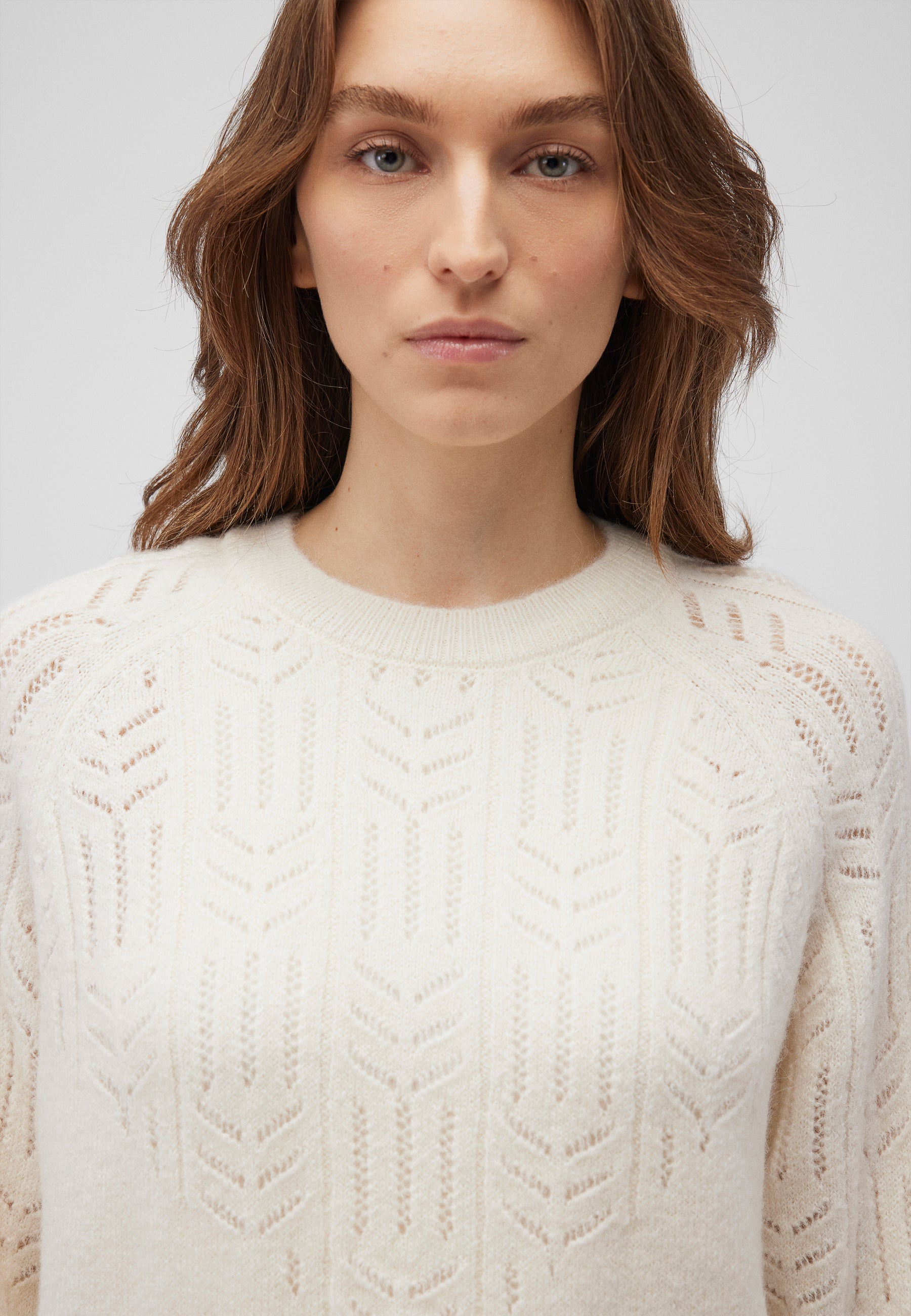 Crew Neck Sweater in Antique White Sweater Mavi   