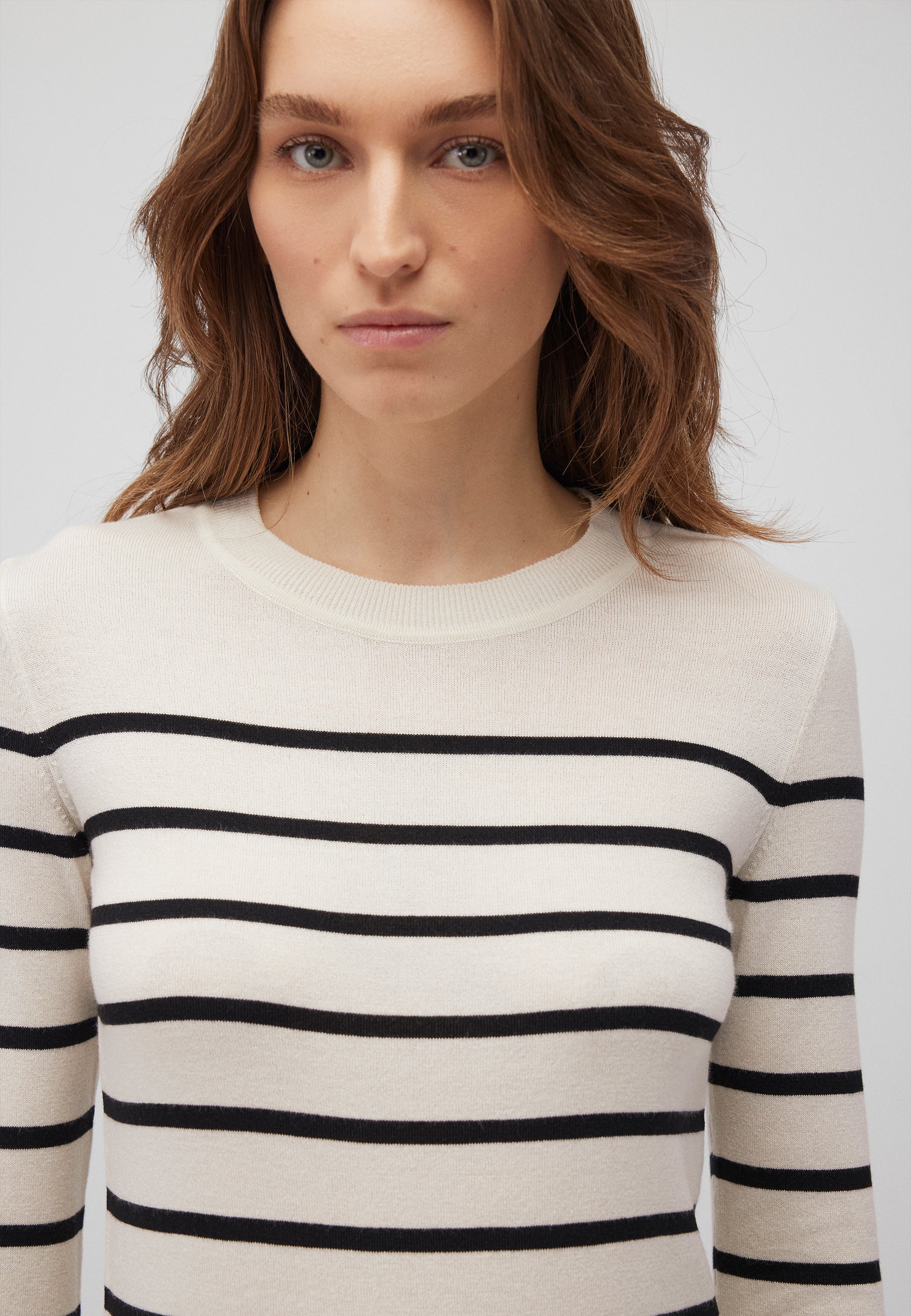 Crew Neck Sweater in Black Stripe Pullover Mavi   