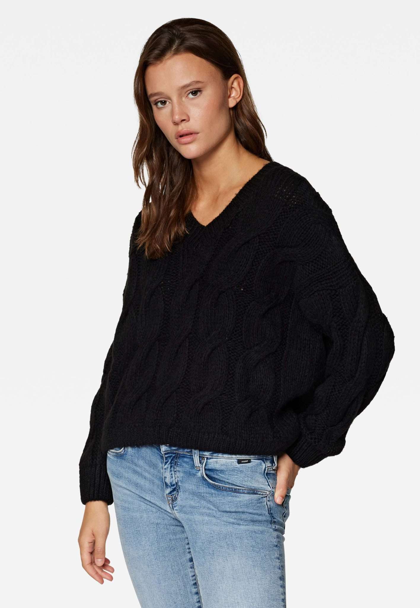 V Neck Sweater in Black Sweater Mavi   