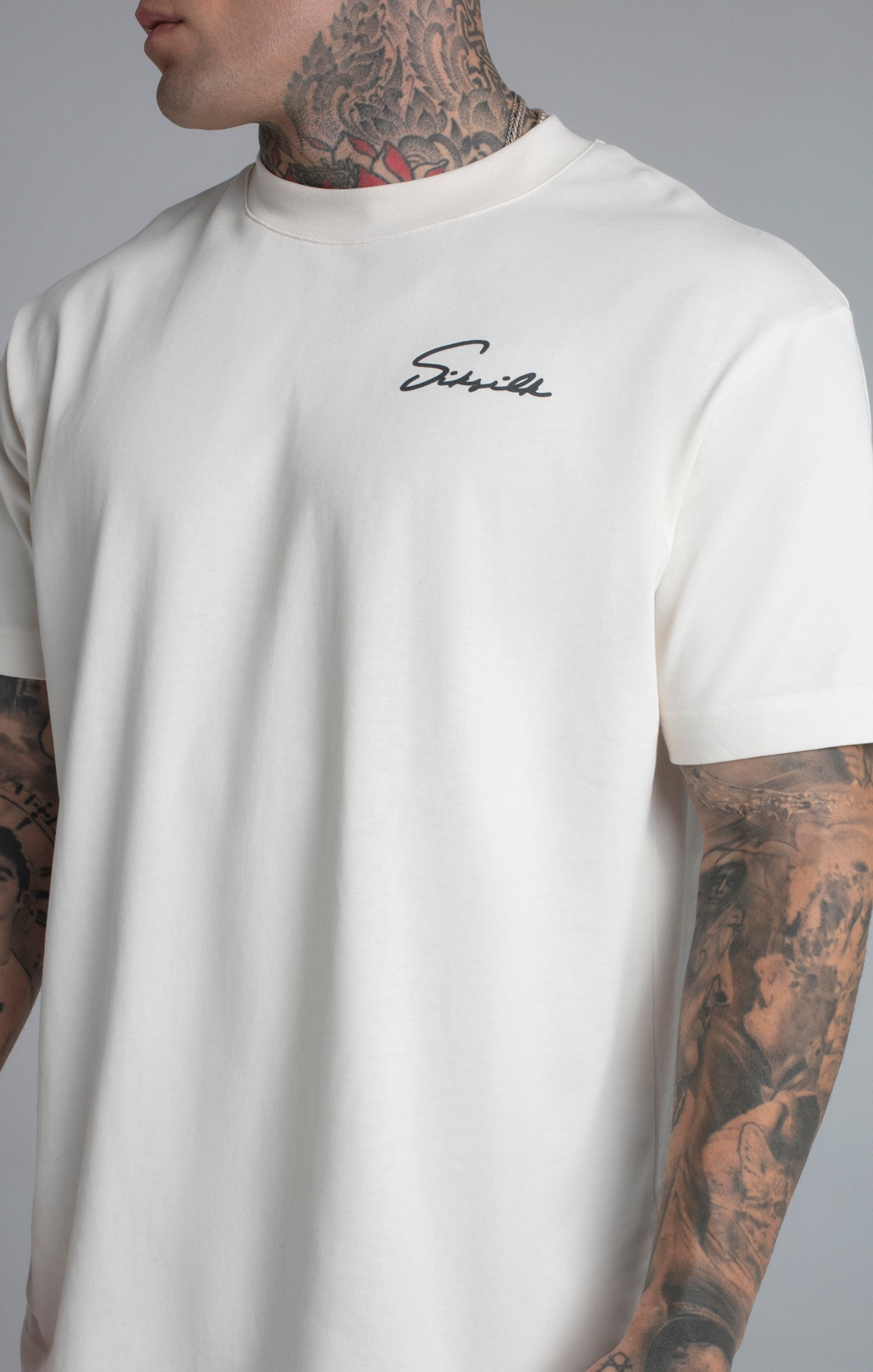 Script T-shirt in ecru T-shirts SikSilk   