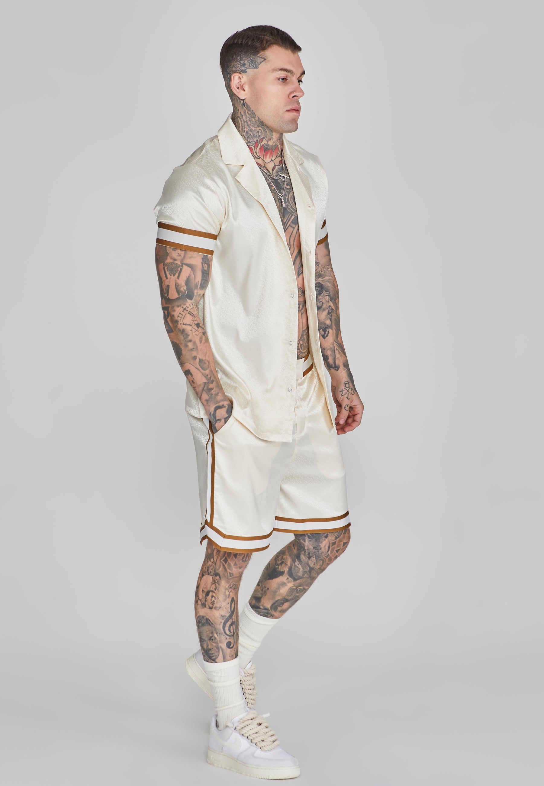 Resort Shirt in Ecru Shirts SikSilk   