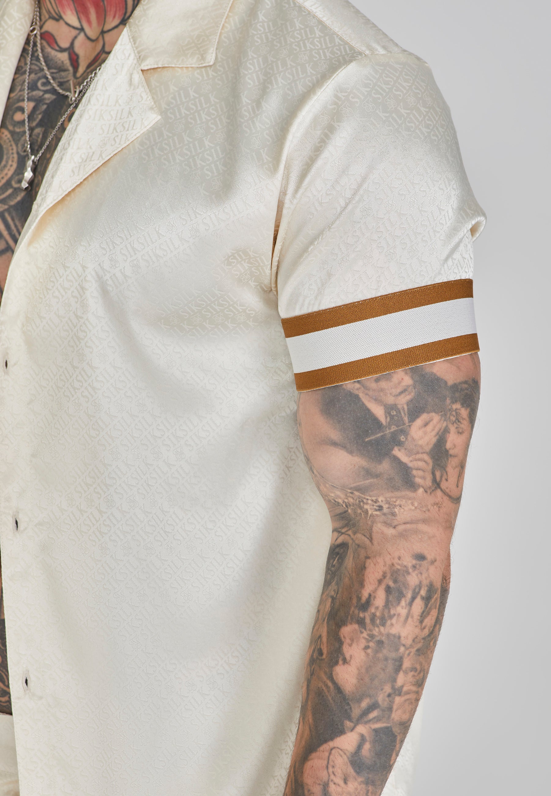 Resort Shirt in Ecru Shirts SikSilk   