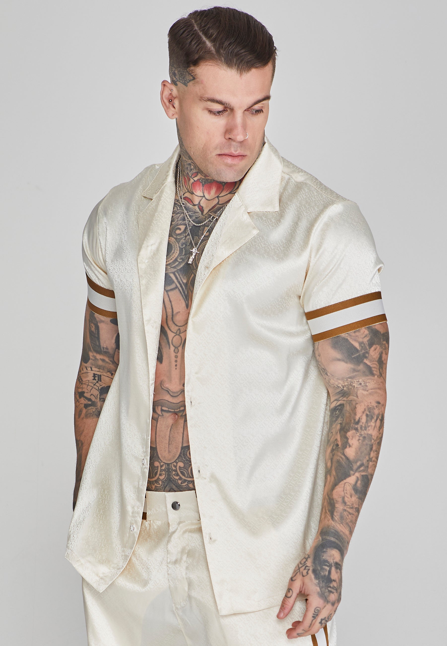 Resort Shirt in Ecru Shirts SikSilk   