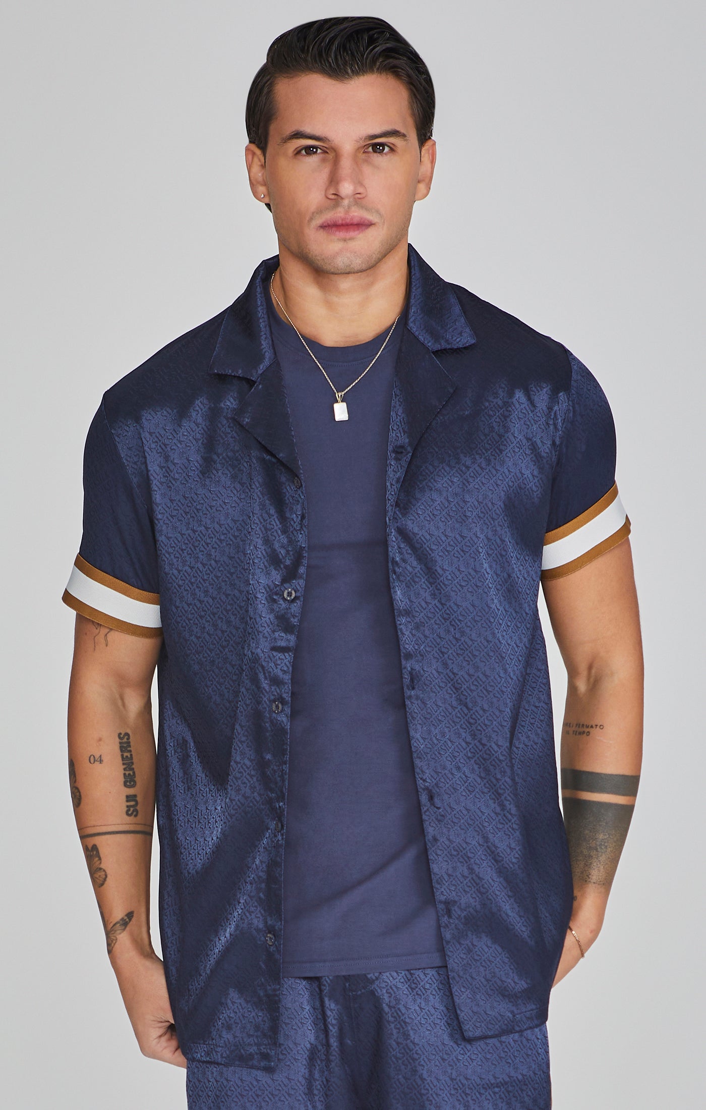 Resort Shirt in Navy Shirts SikSilk   