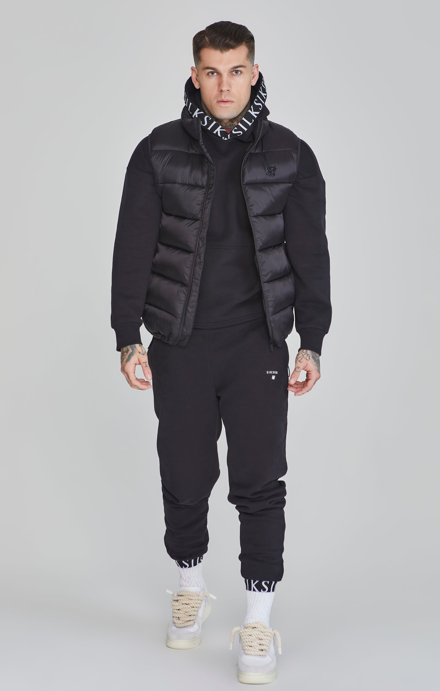 Gilet in Black Jackets SikSilk   