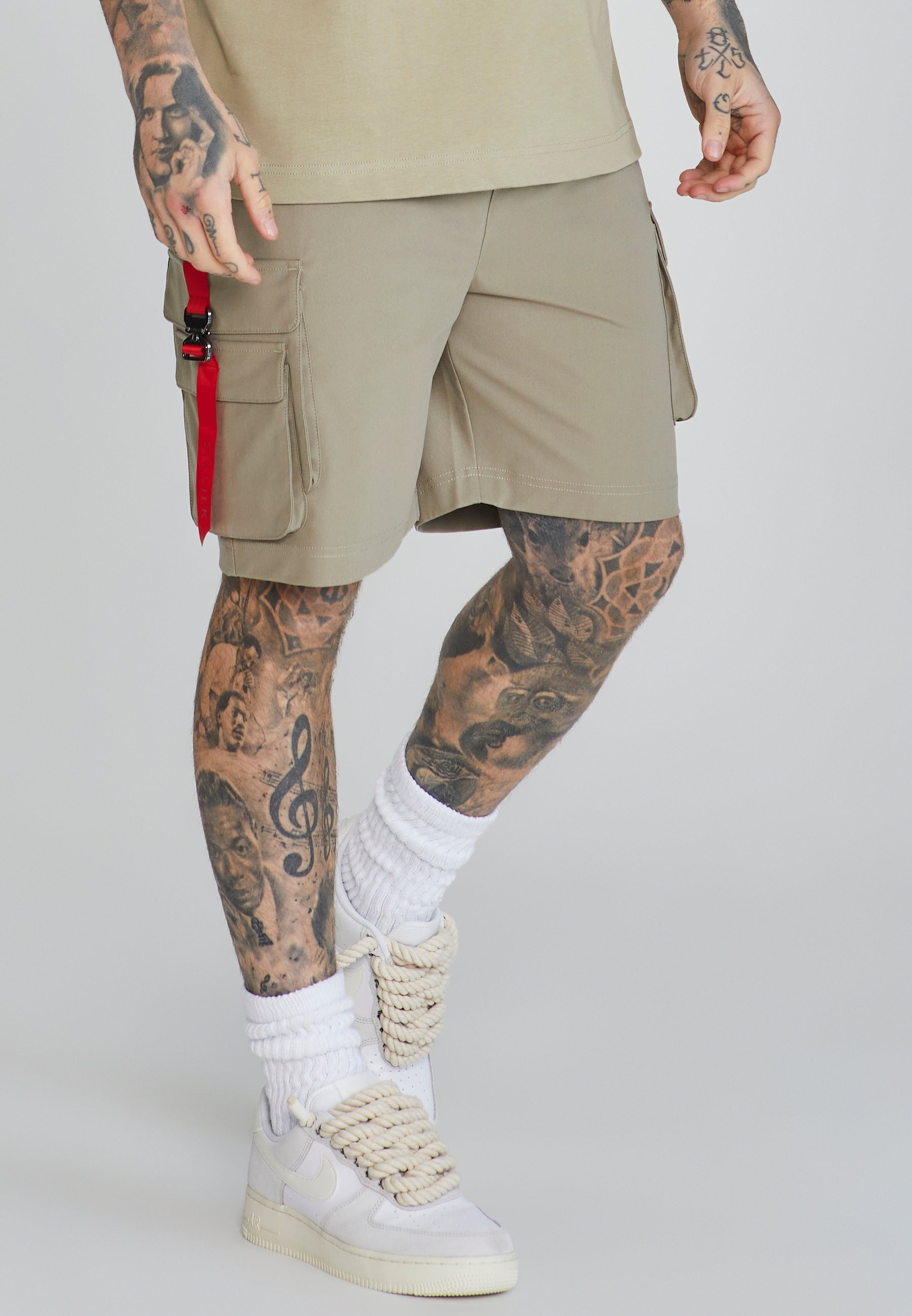 Cargo shorts in khaki Shorts SikSilk   