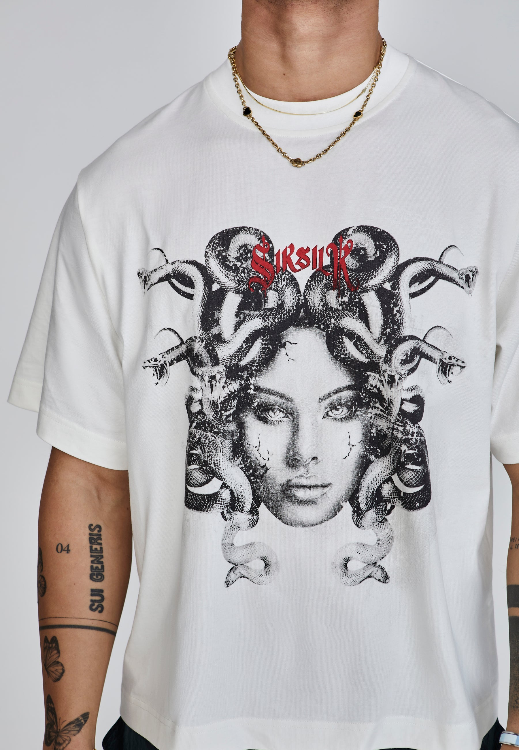 Medusa T-shirt in ecru T-shirts SikSilk   