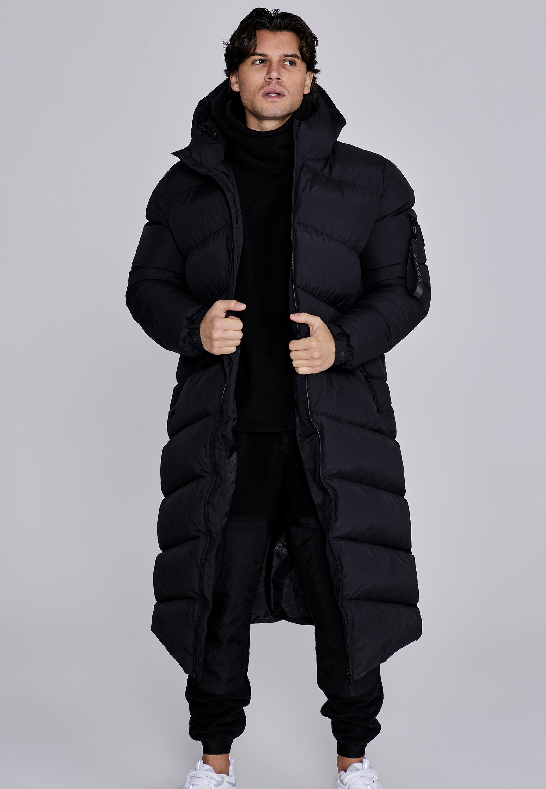 Longline Puffer in Black Jackets SikSilk