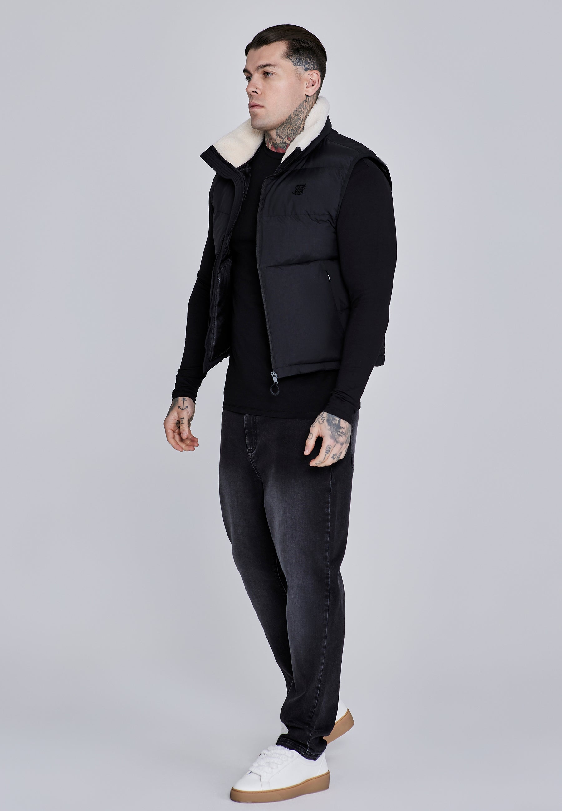 Gilet in Black Jackets SikSilk