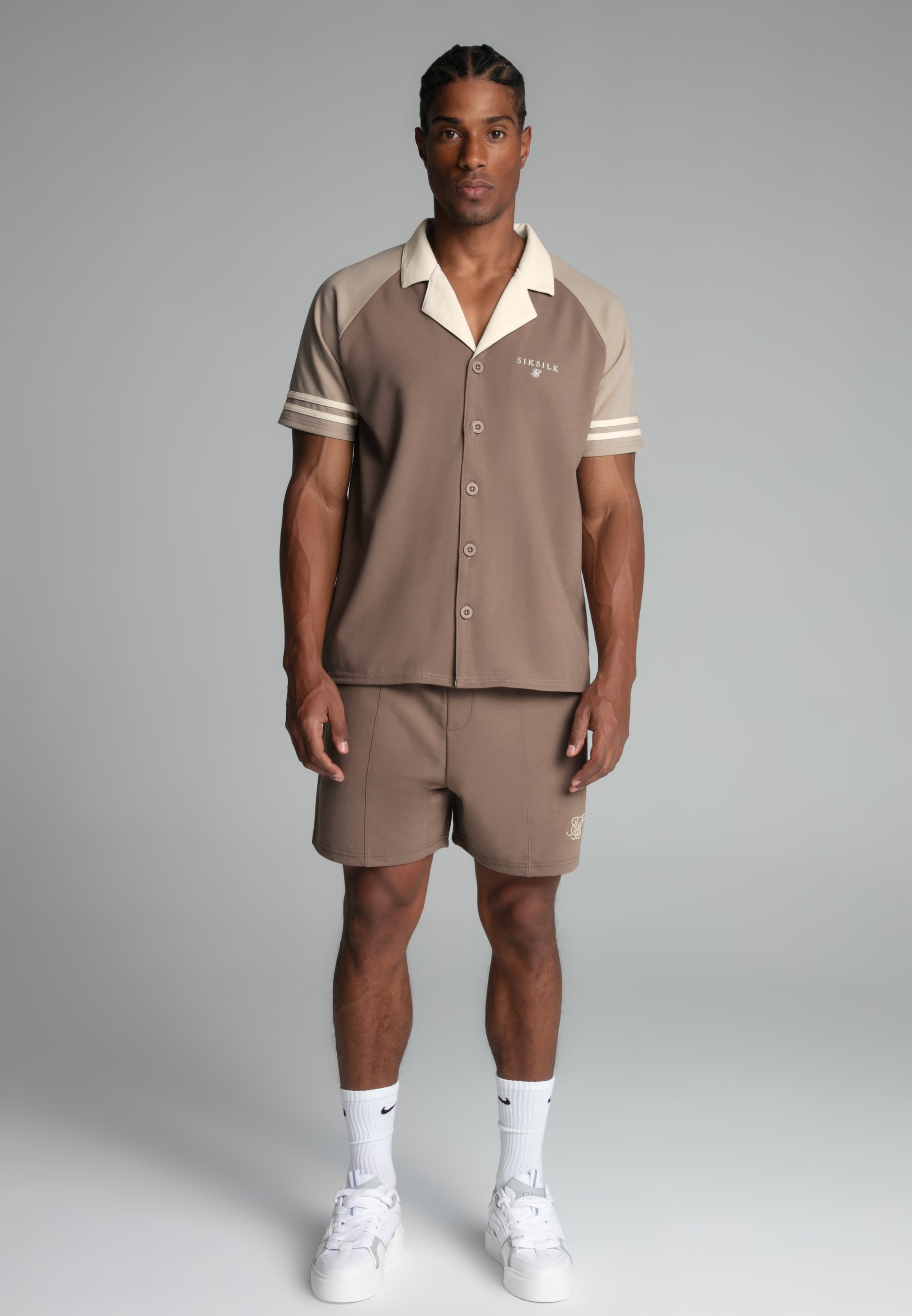 Retro Resort Shirt in Beige Shirts SikSilk