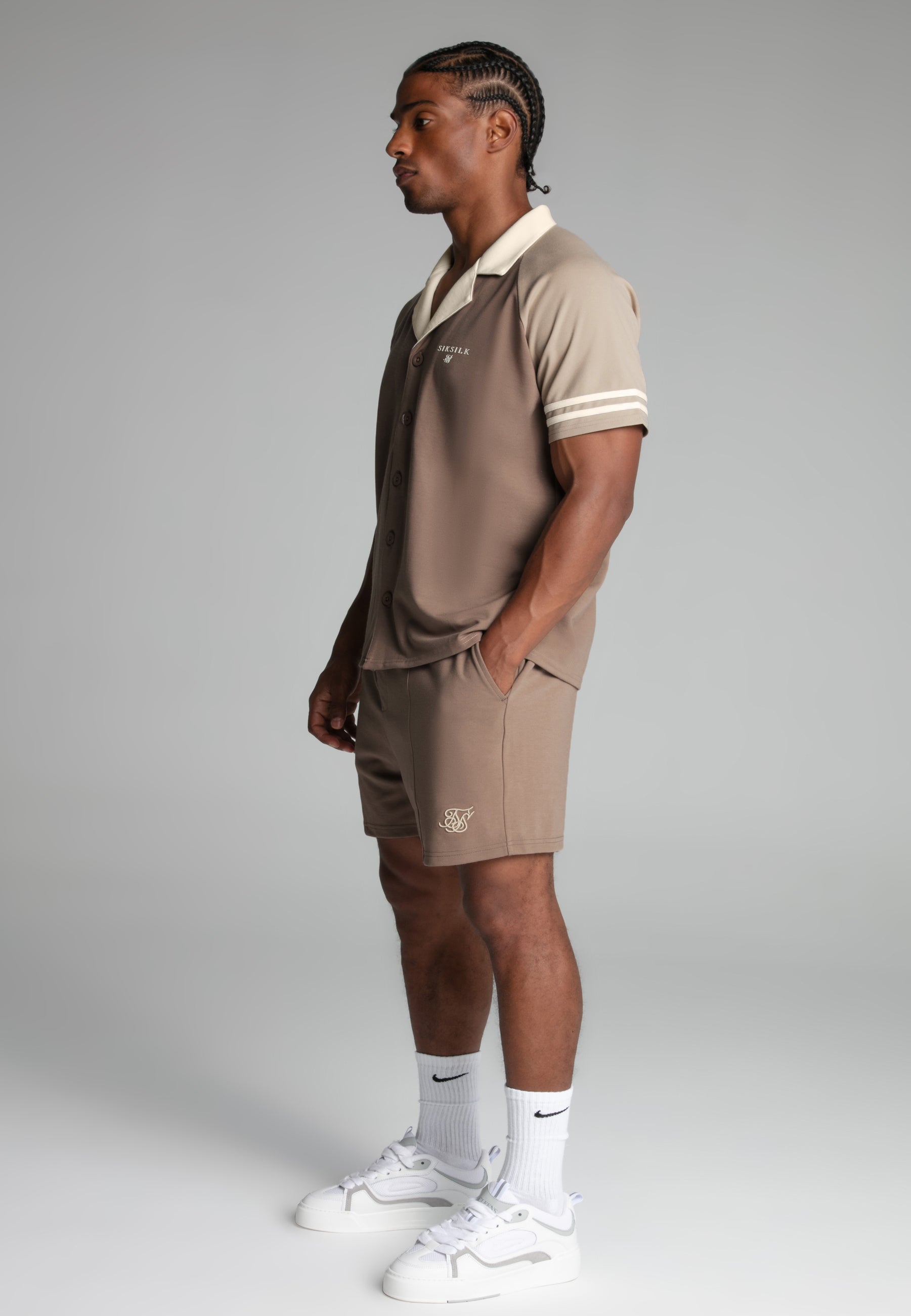 Retro Resort Shirt in Beige Shirts SikSilk