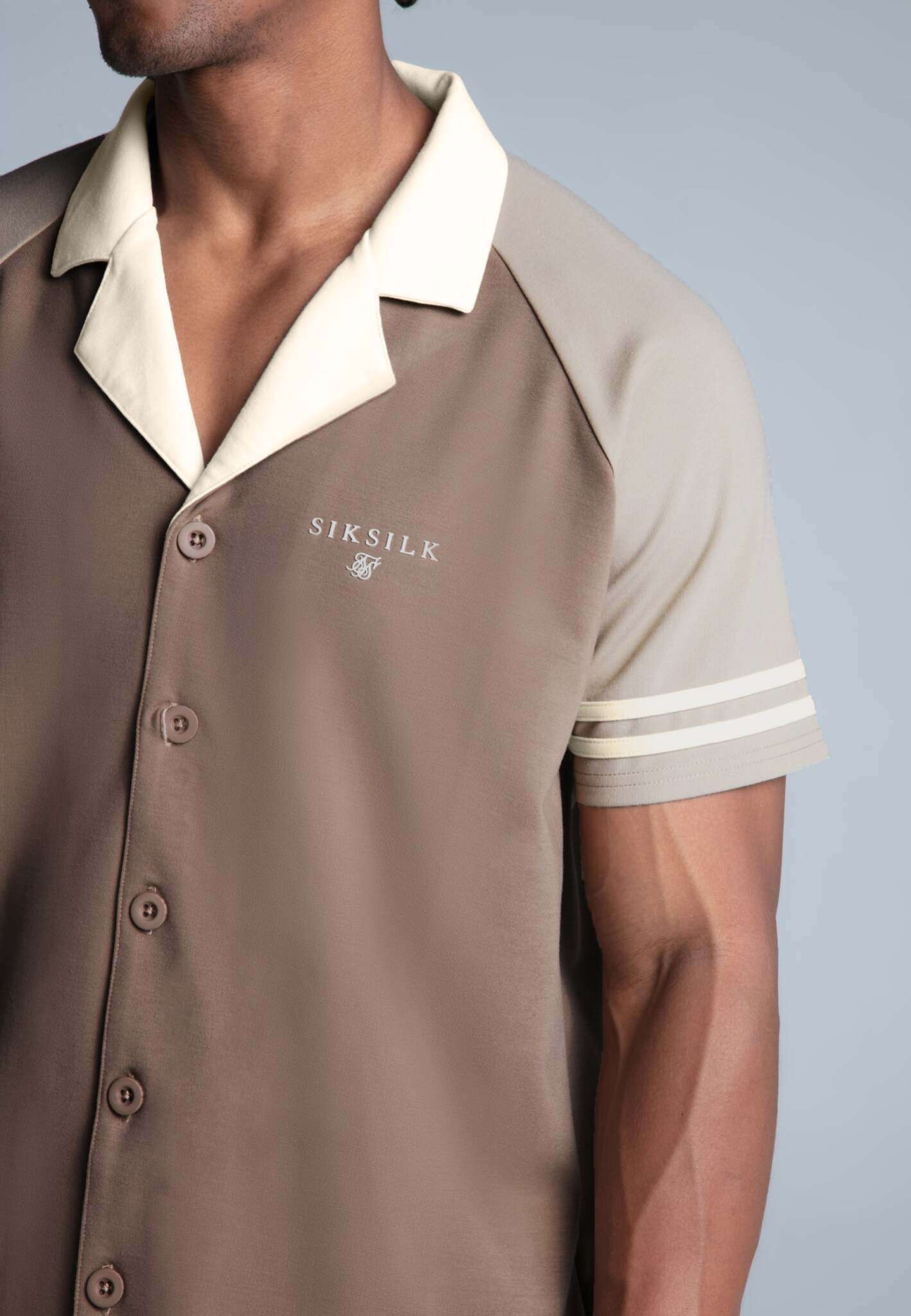 Retro Resort Shirt in Beige Shirts SikSilk