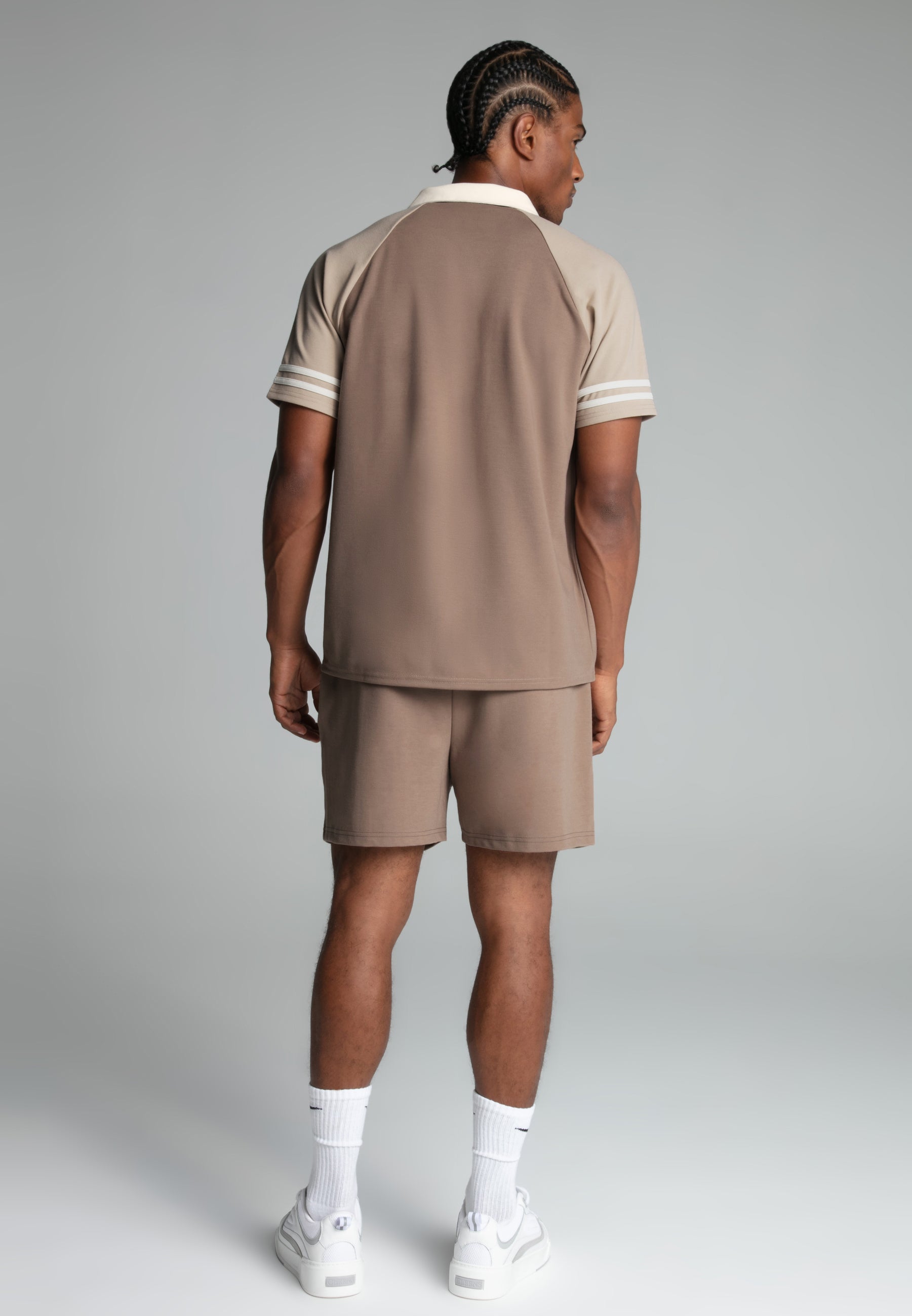 Retro Resort Shirt in Beige Shirts SikSilk