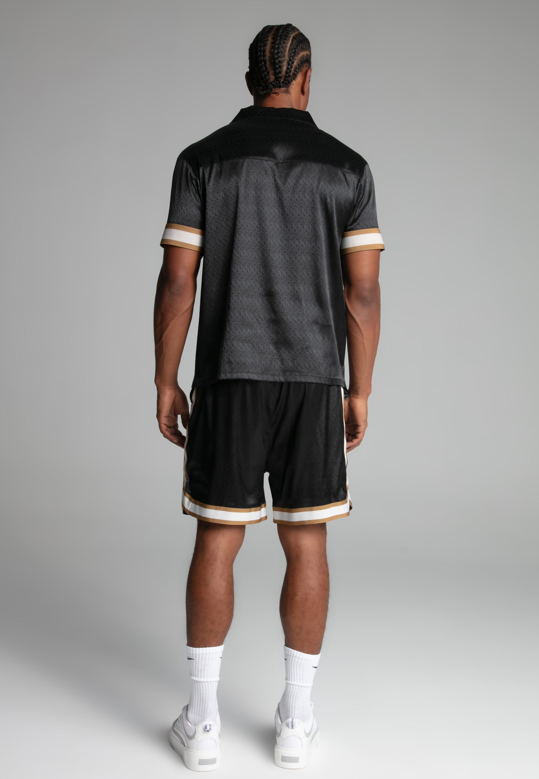 Resort Shirt in Black Shirts SikSilk