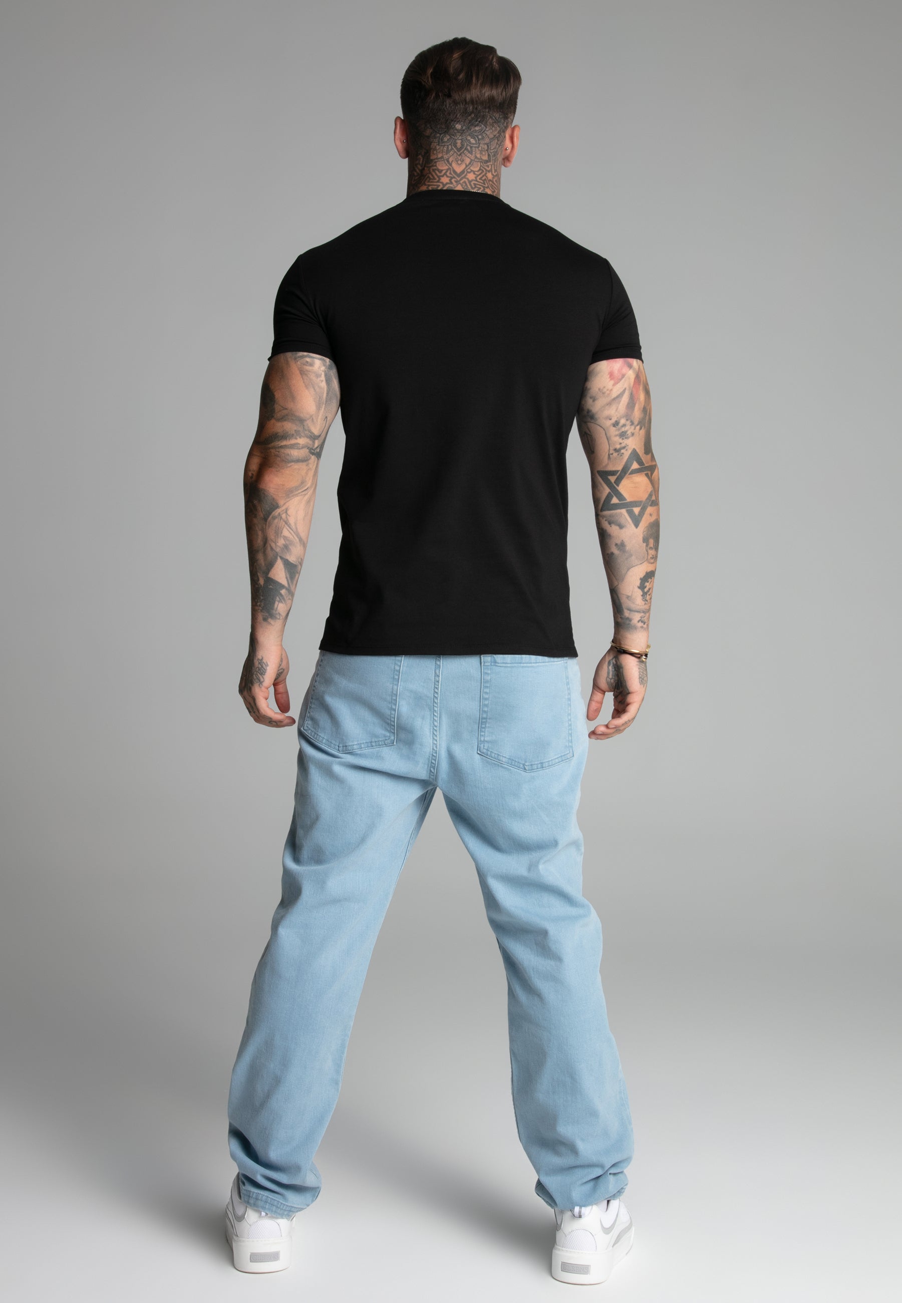 Muscle Fit T-Shirt in Black T-Shirts SikSilk