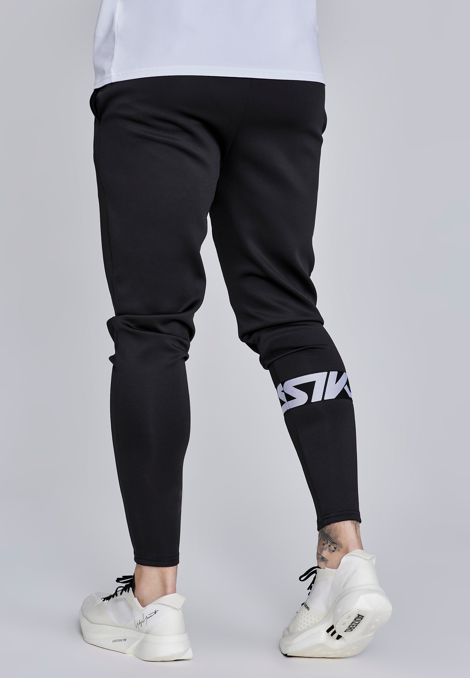 Muscle Fit Joggers in Black Pants SikSilk