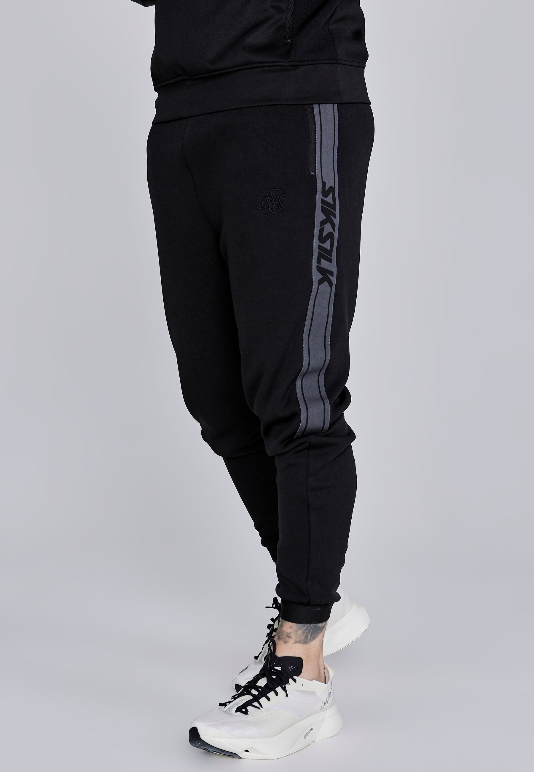 Muscle Fit Joggers in Black Pants SikSilk