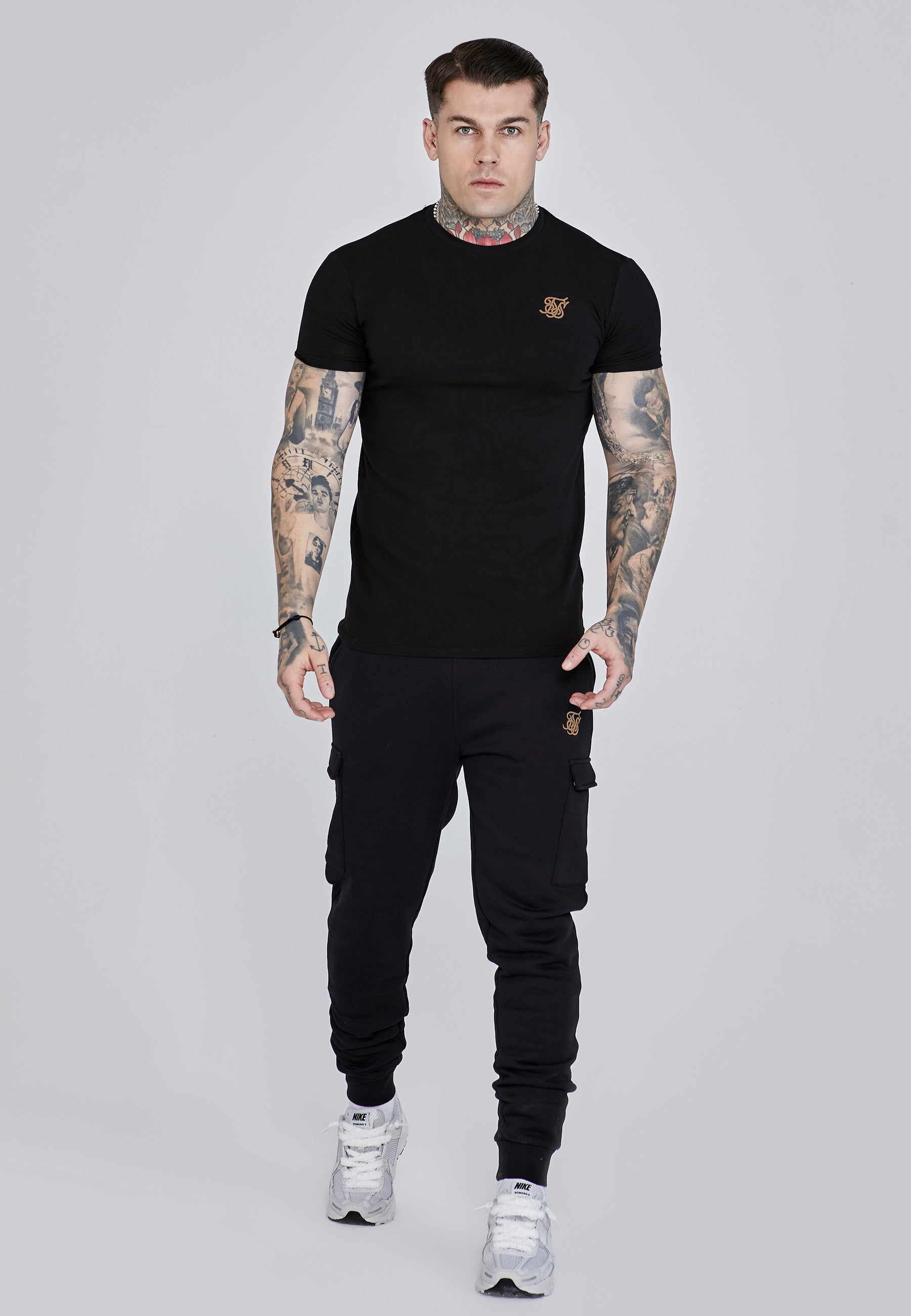 Muscle Fit T-Shirt in Black T-Shirts SikSilk