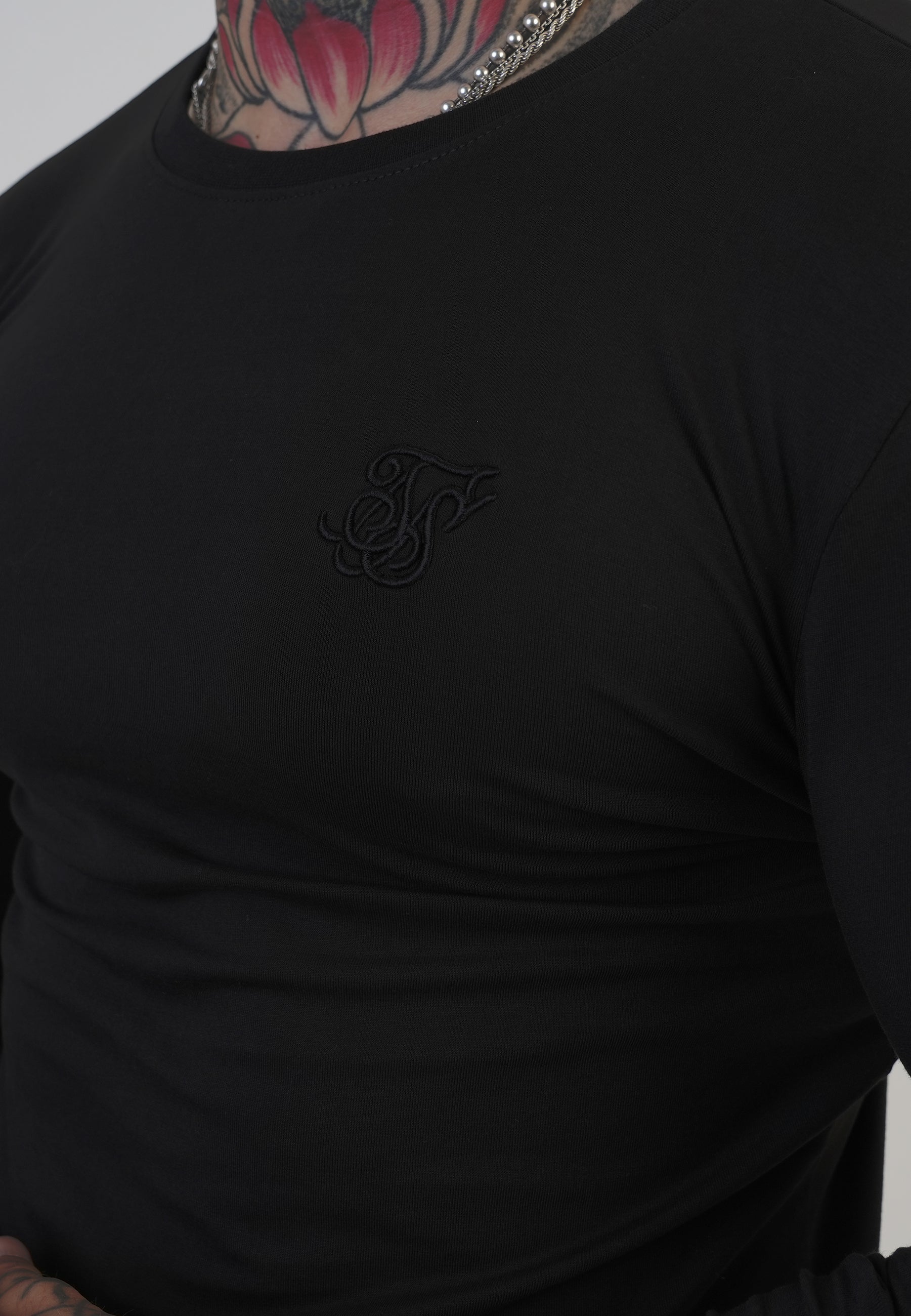 Long Sleeve T-Shirt in Black T-Shirts SikSilk