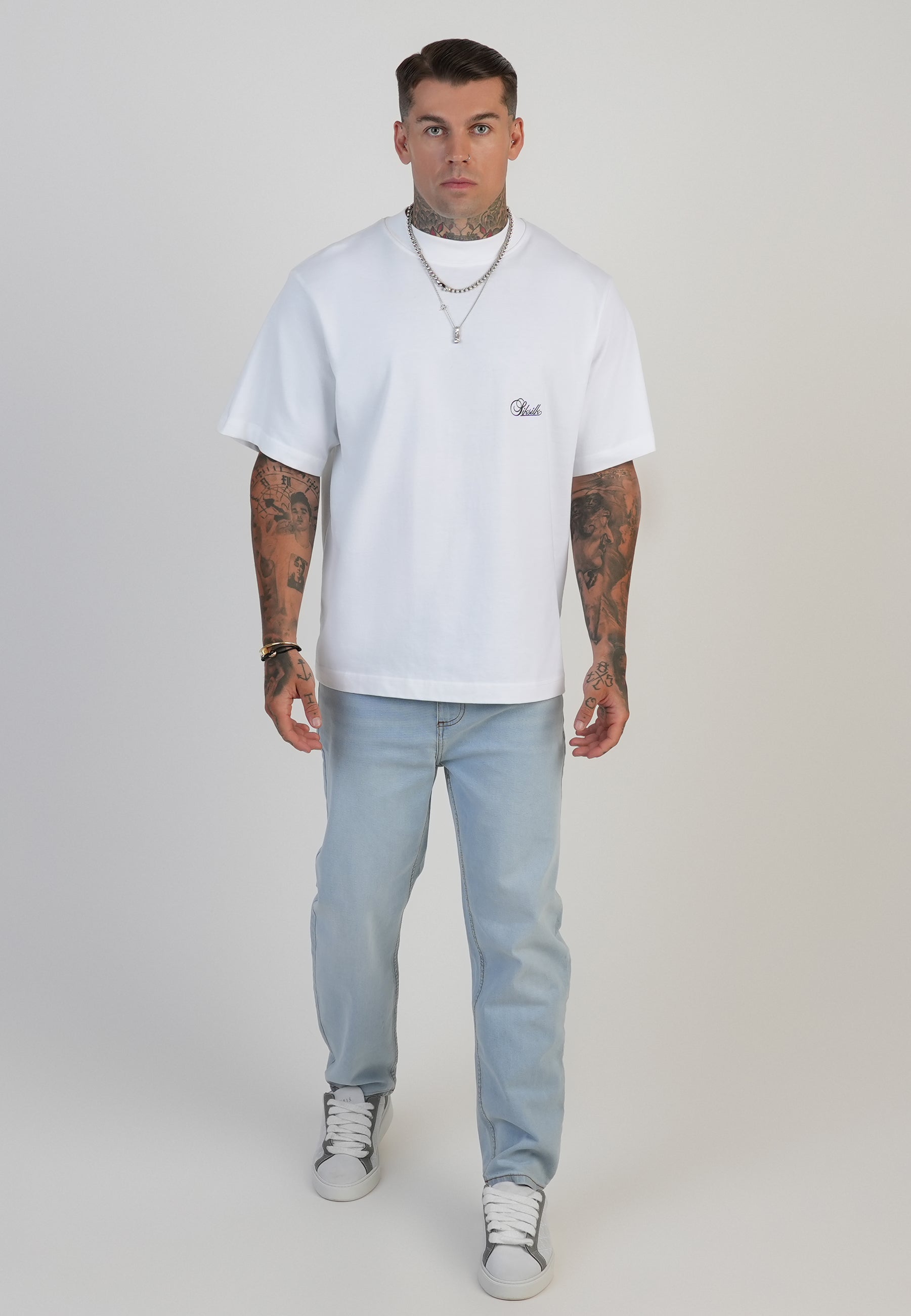 Tapered Fit Jeans in Washed Light Blue Jeans SikSilk