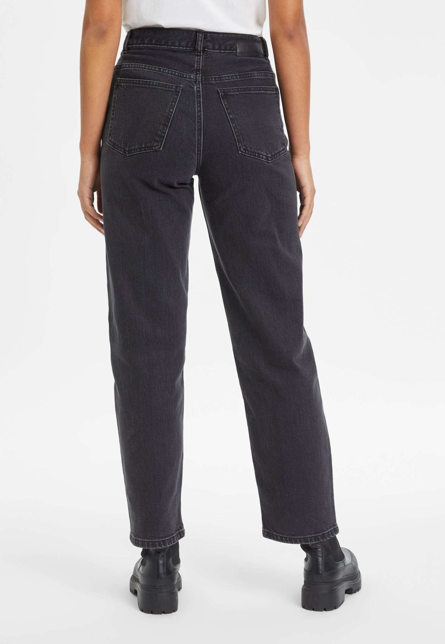 Appleton Straight Leg Jeans in Wash Black Denim Jeans Tamaris   