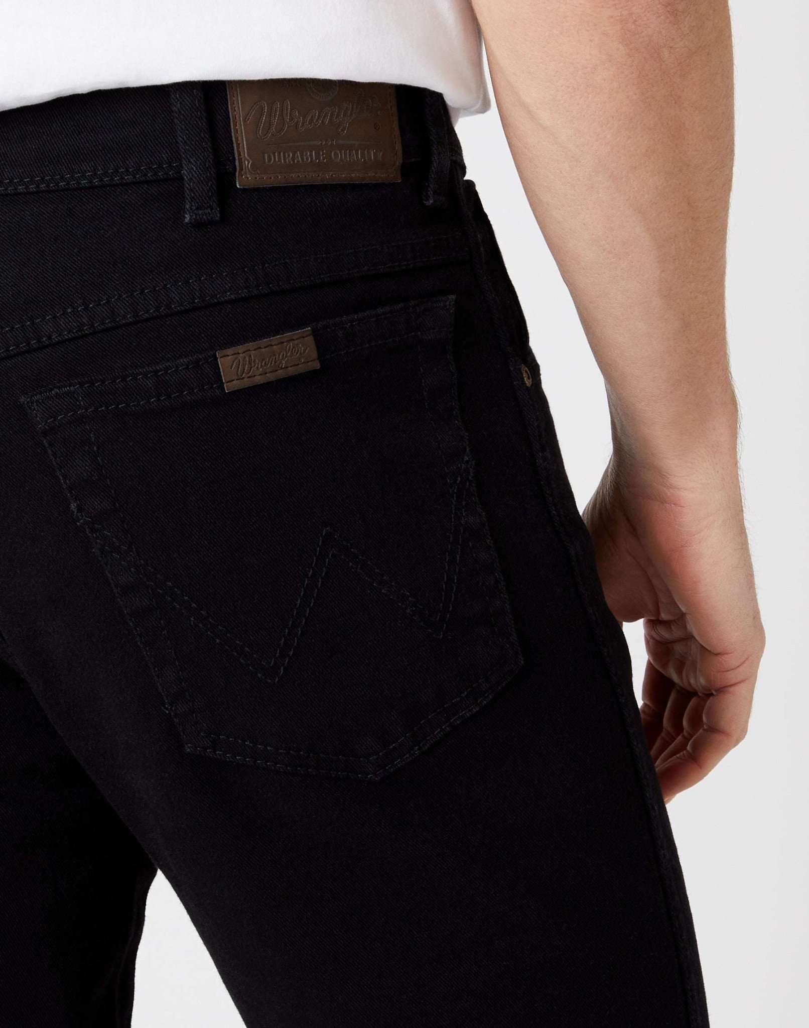 Regular Fit Low Stretch in Black Jeans Wrangler   