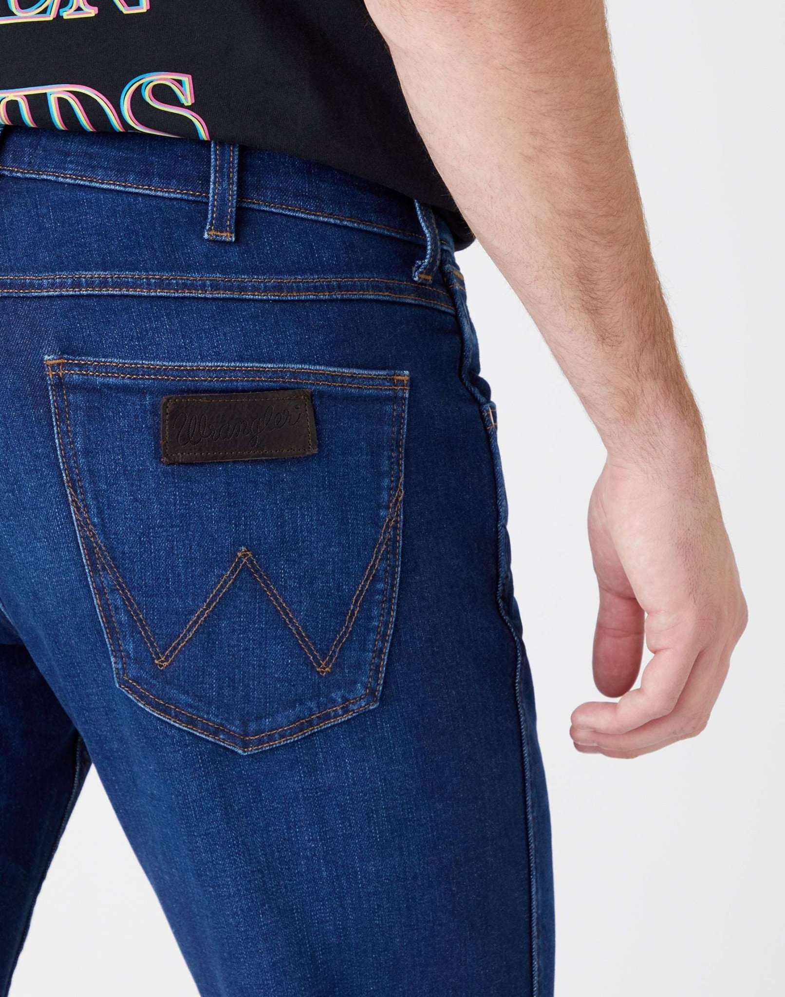 Greensboro Medium Stretch in The Bullseye Jeans Wrangler   