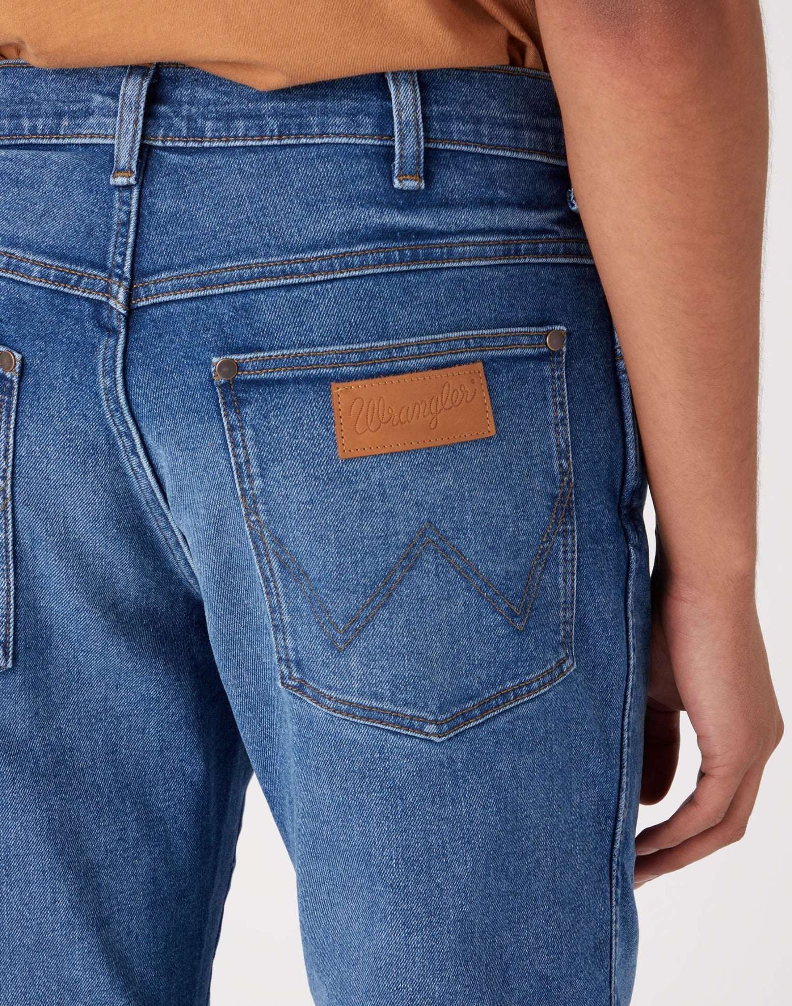 River in Smoke Sea Jeans Wrangler   