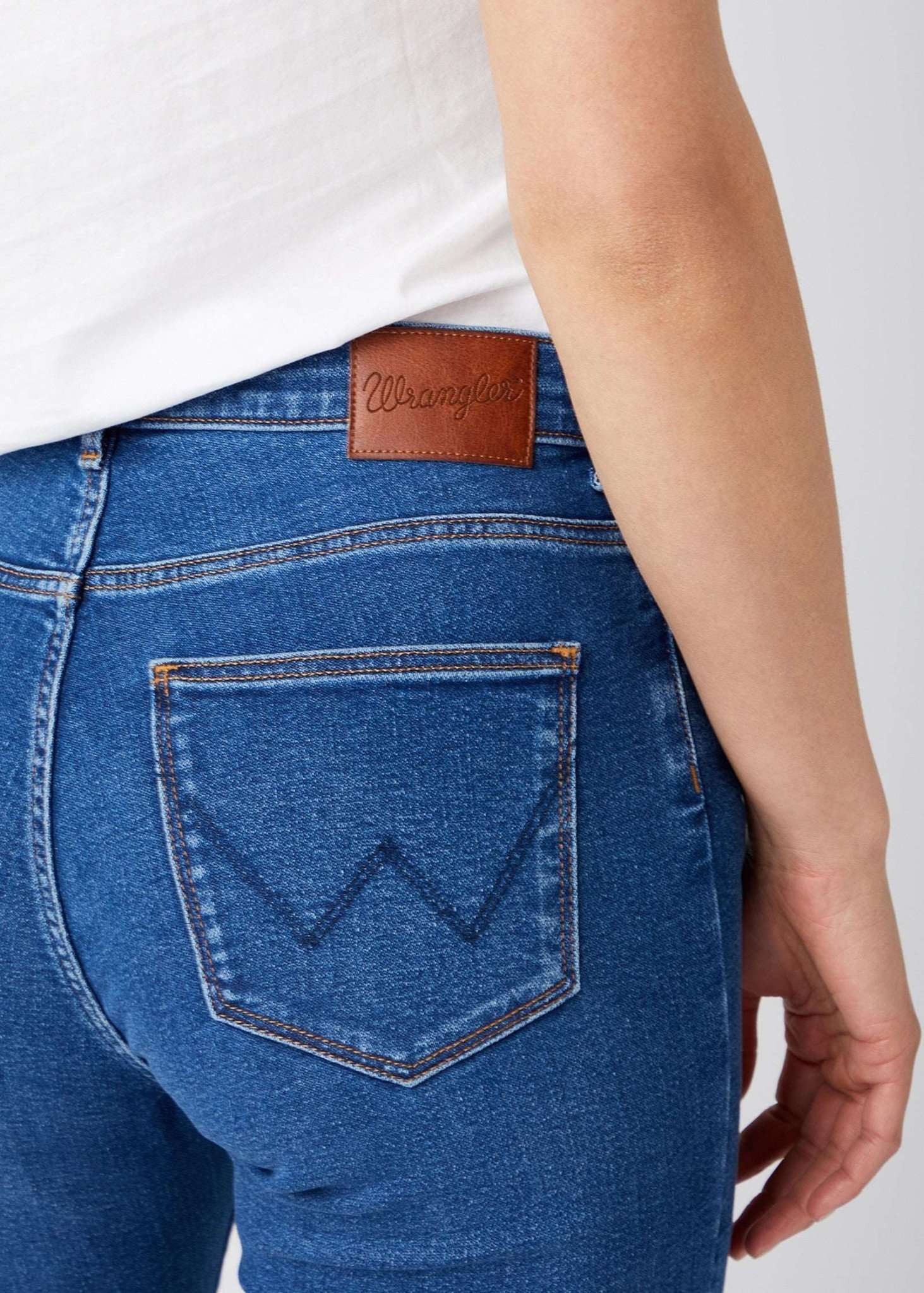 High Rise Skinny Jeans in Camellia Jeans Wrangler   