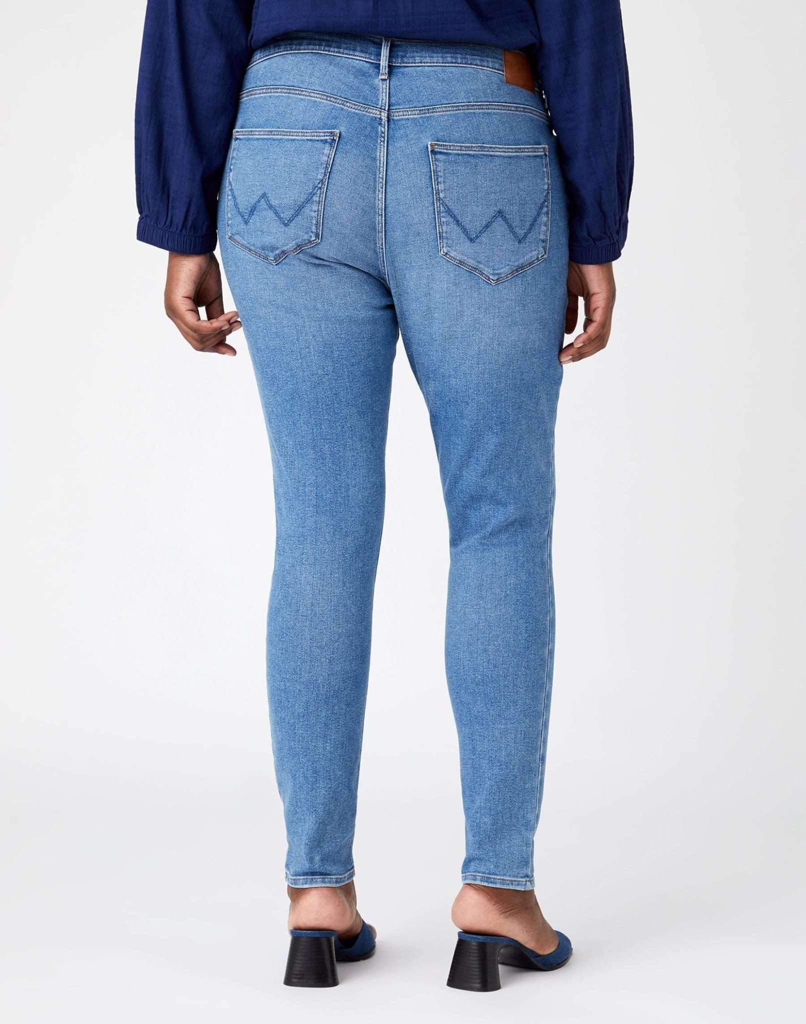 High Rise Skinny jeans in river jeans Wrangler   