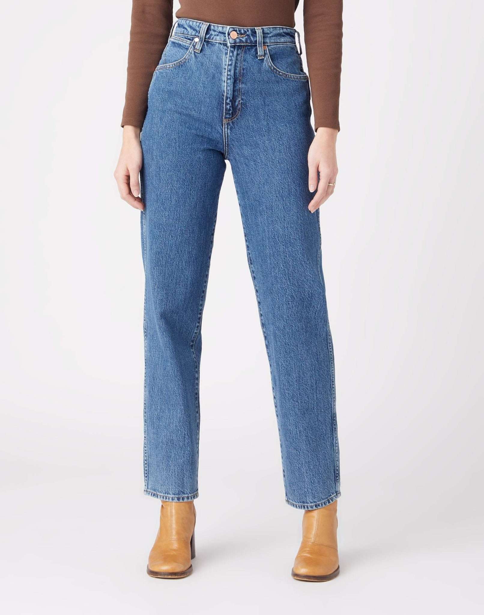 Mom Straight in Winter Hue Jeans Wrangler   