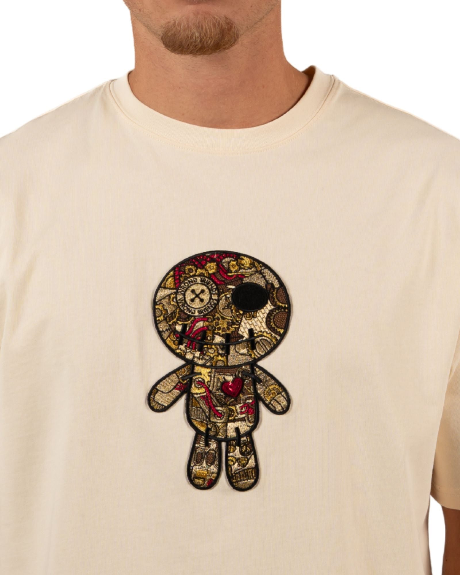 Ennis T-shirt in beige T-shirts Wrong Friends