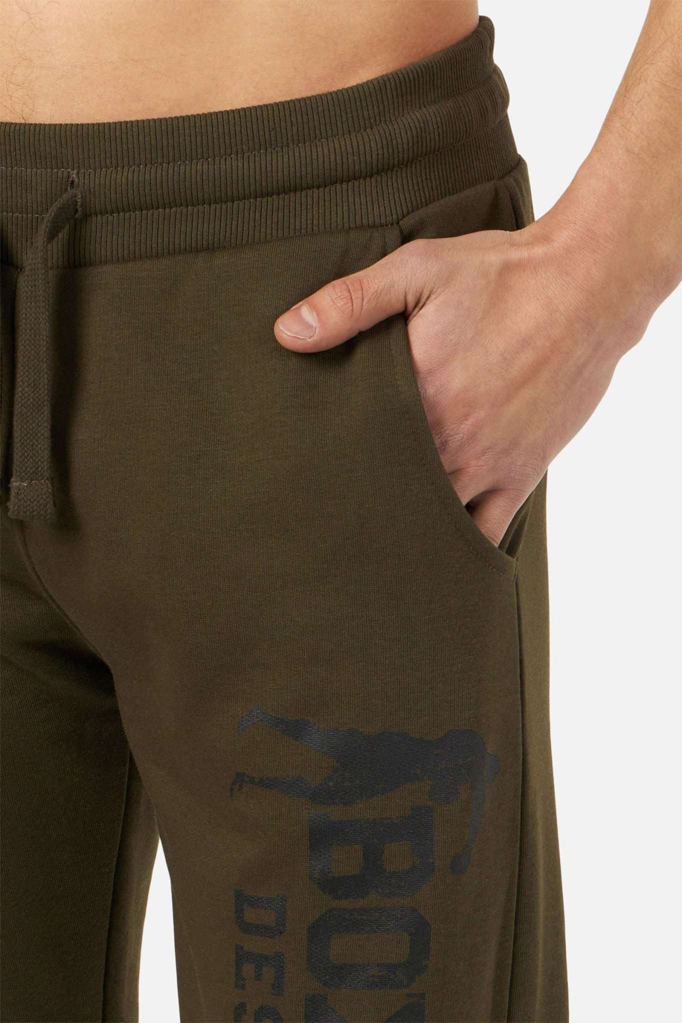 Slim Fit Sweatpant With Logo in Army Pants Boxeur des Rues   