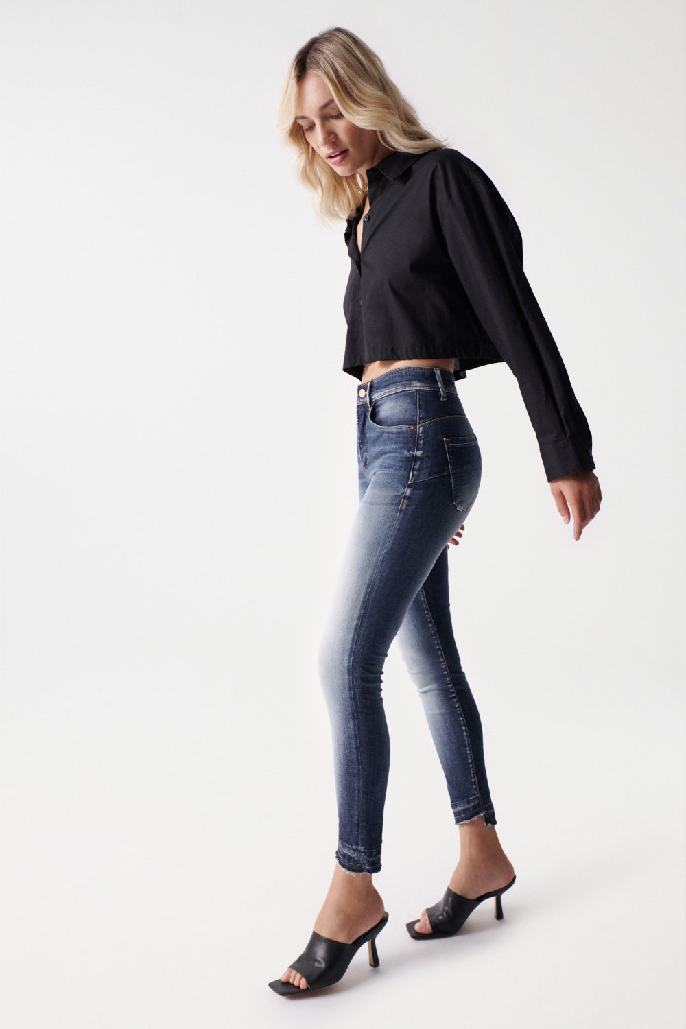 Secret Glamour Cropped Push-In in Dark Wash Jeans Salsa Jeans   