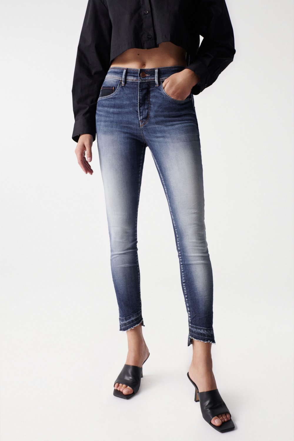 Secret Glamour Cropped Push-In in Dark Wash Jeans Salsa Jeans   