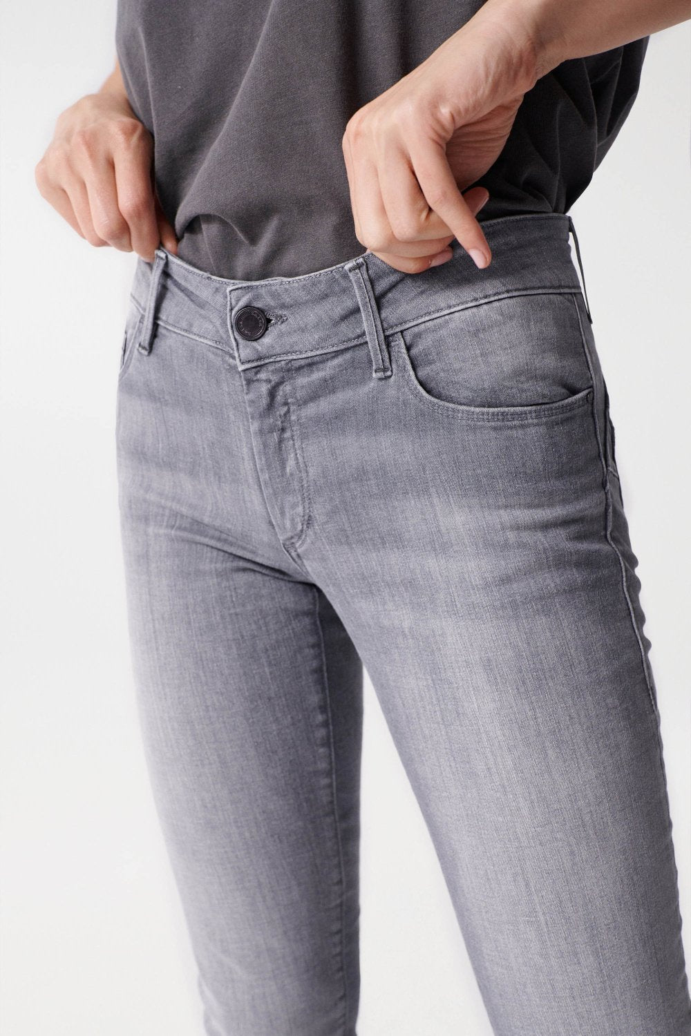 Wonder Skinny Push-Up in Dark Grey Jeans Salsa Jeans   