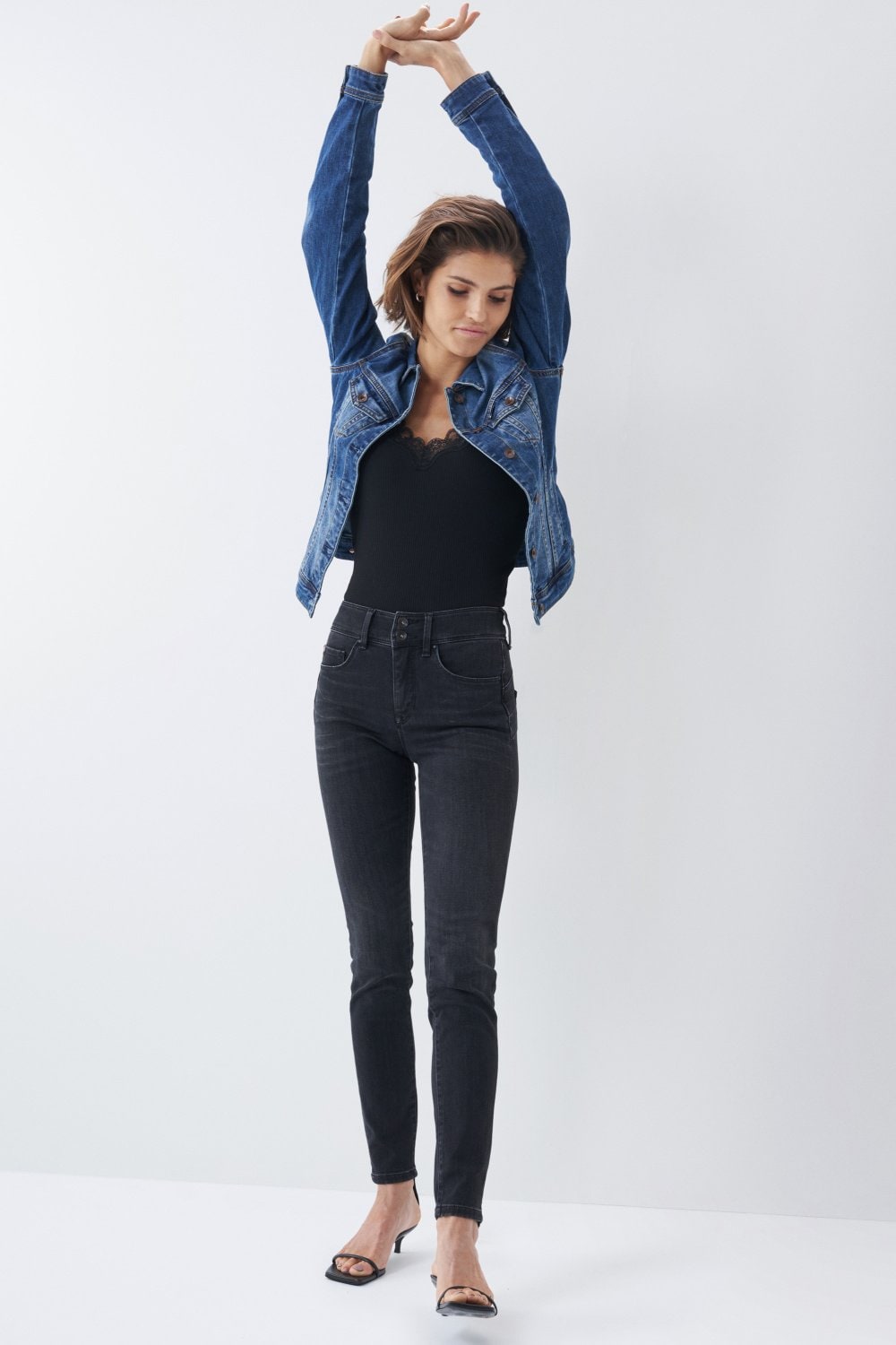 Secret Skinny Push-In in Black Jeans Salsa Jeans   