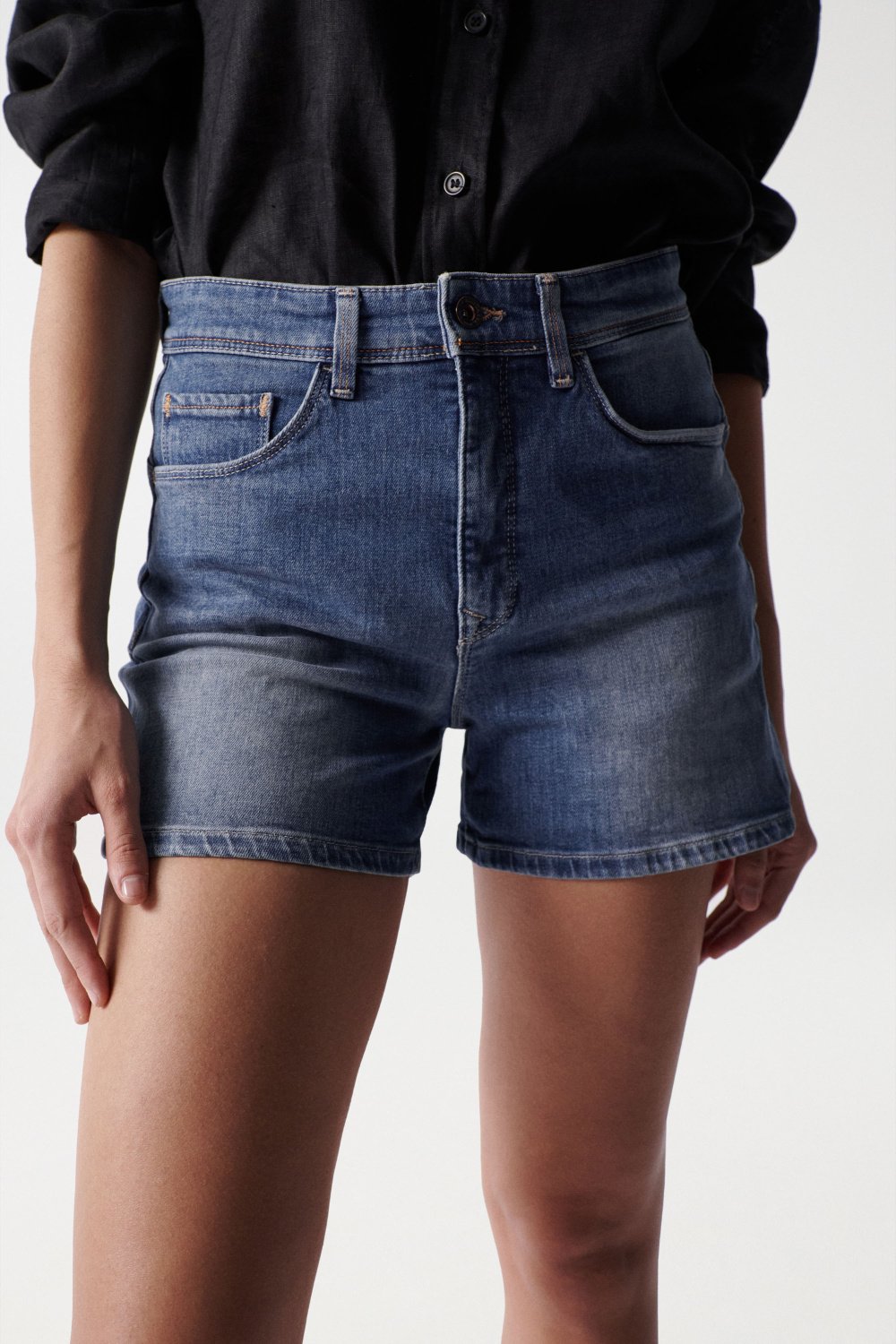 Short Glamour Push-In in Medium Wash Jean Shorts Salsa Jeans   