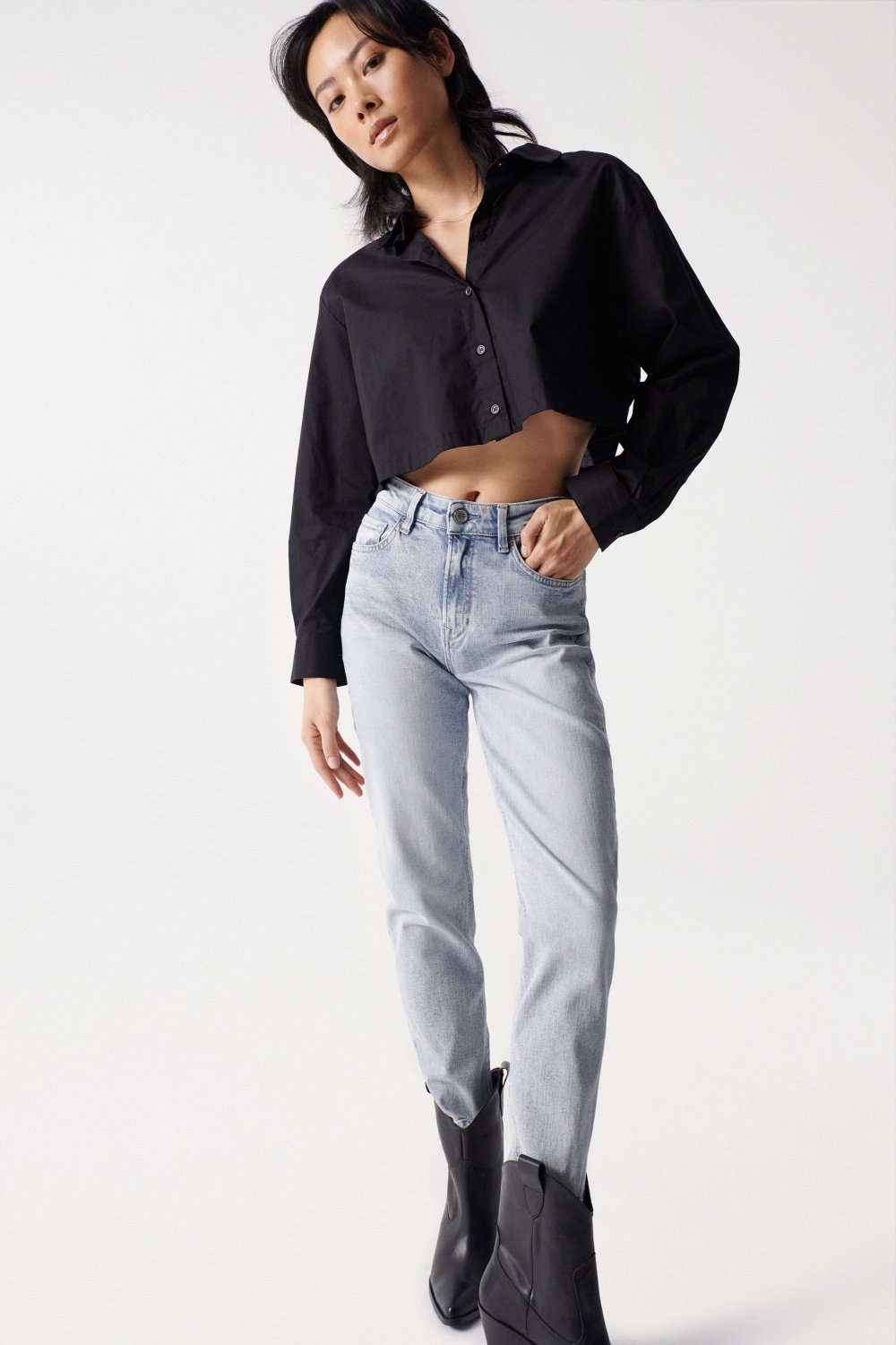 True Cropped Slim Comfort in Light Wash Jeans Salsa Jeans   