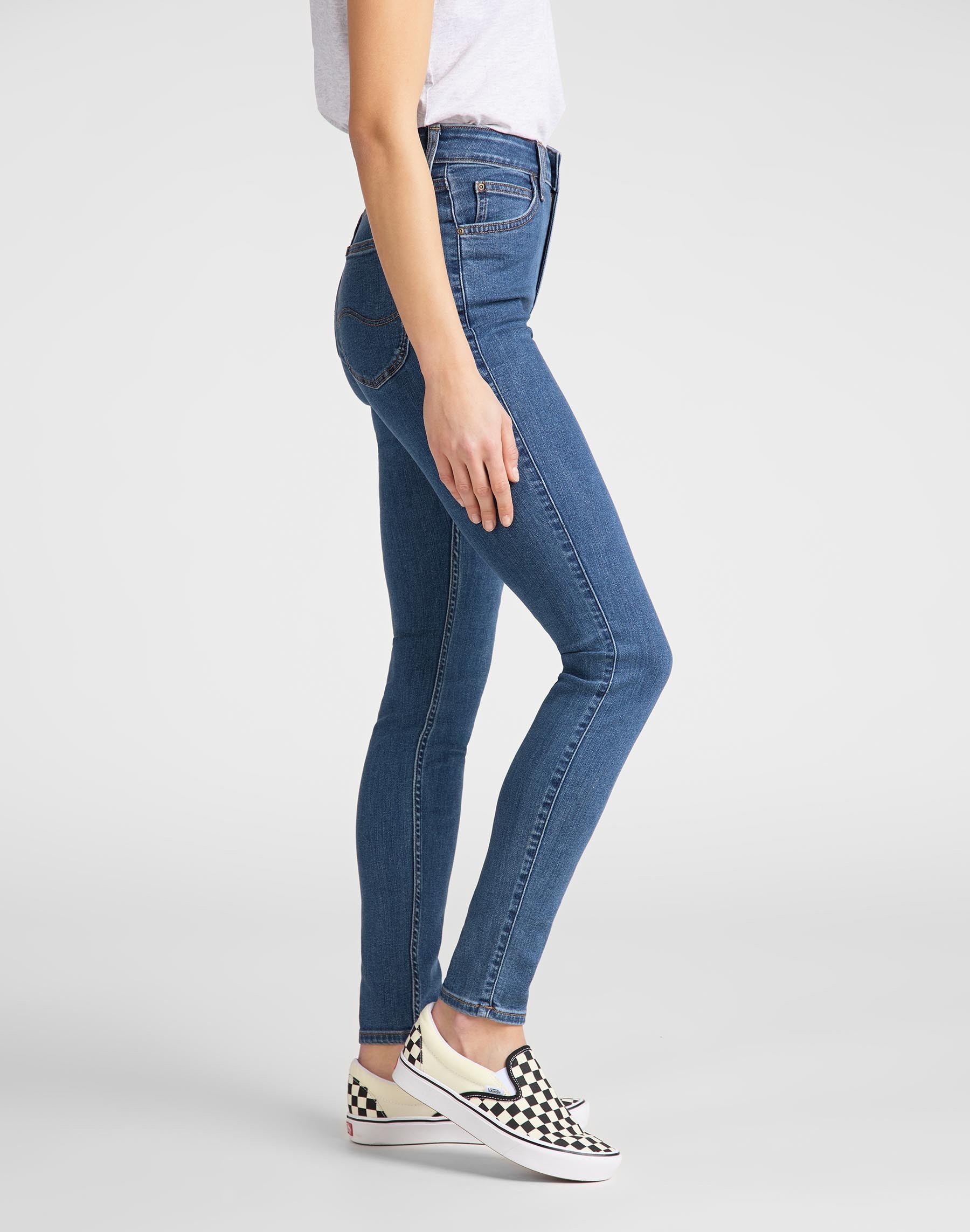 Ivy in Clean Play Jeans Lee   