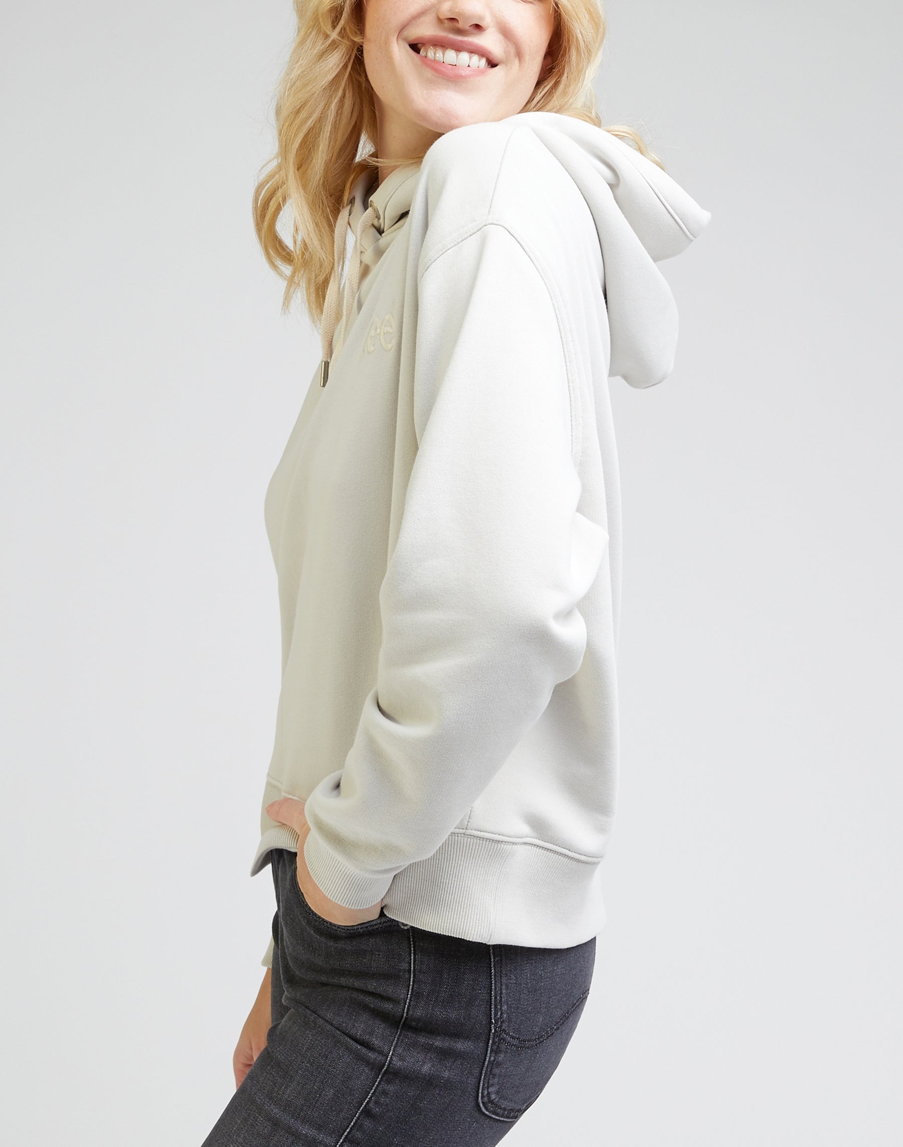 Essential Hoodie in Foggy Gray Hooded Sweater Lee   