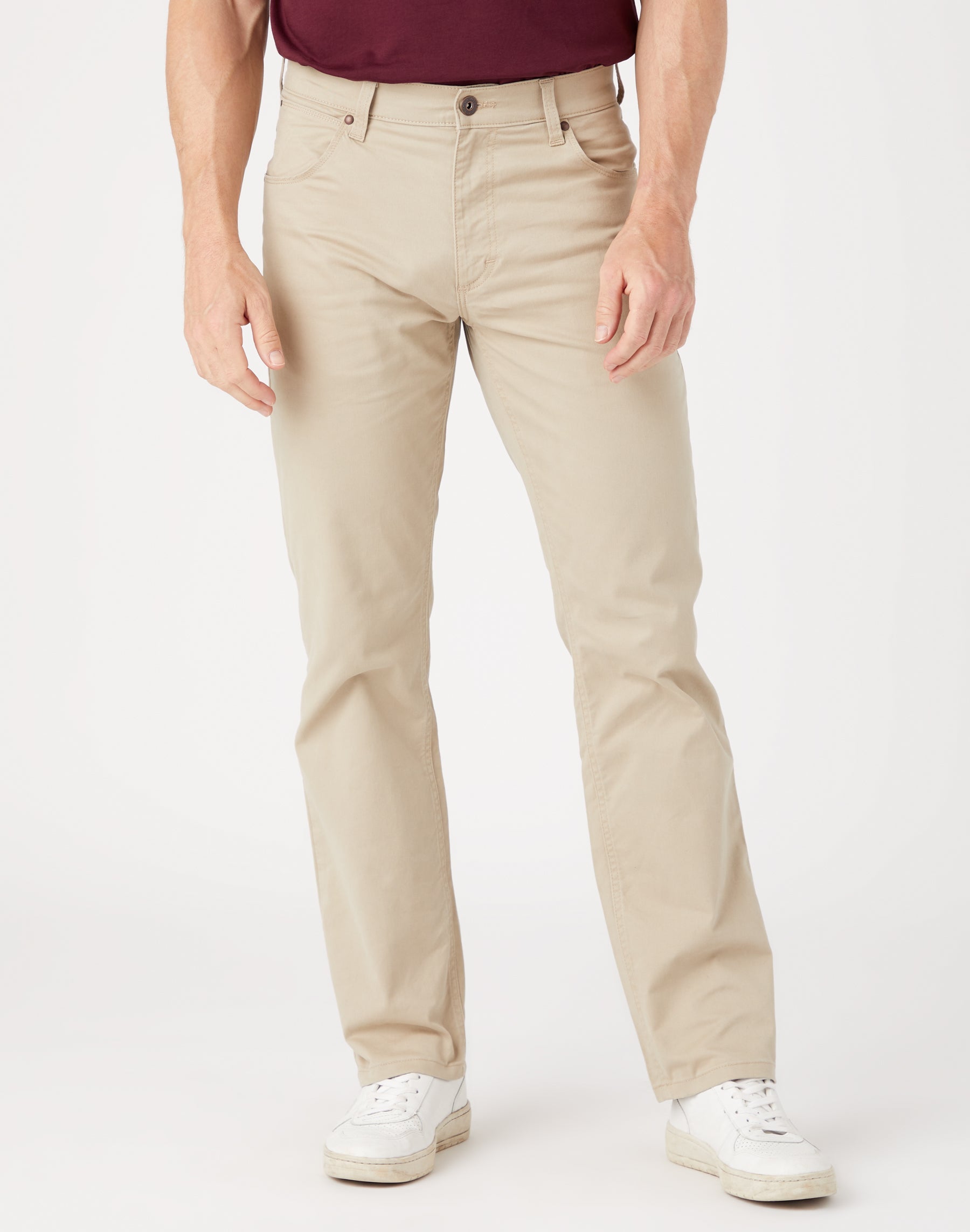 Straight Medium Stretch in Khaki Pants Wrangler   